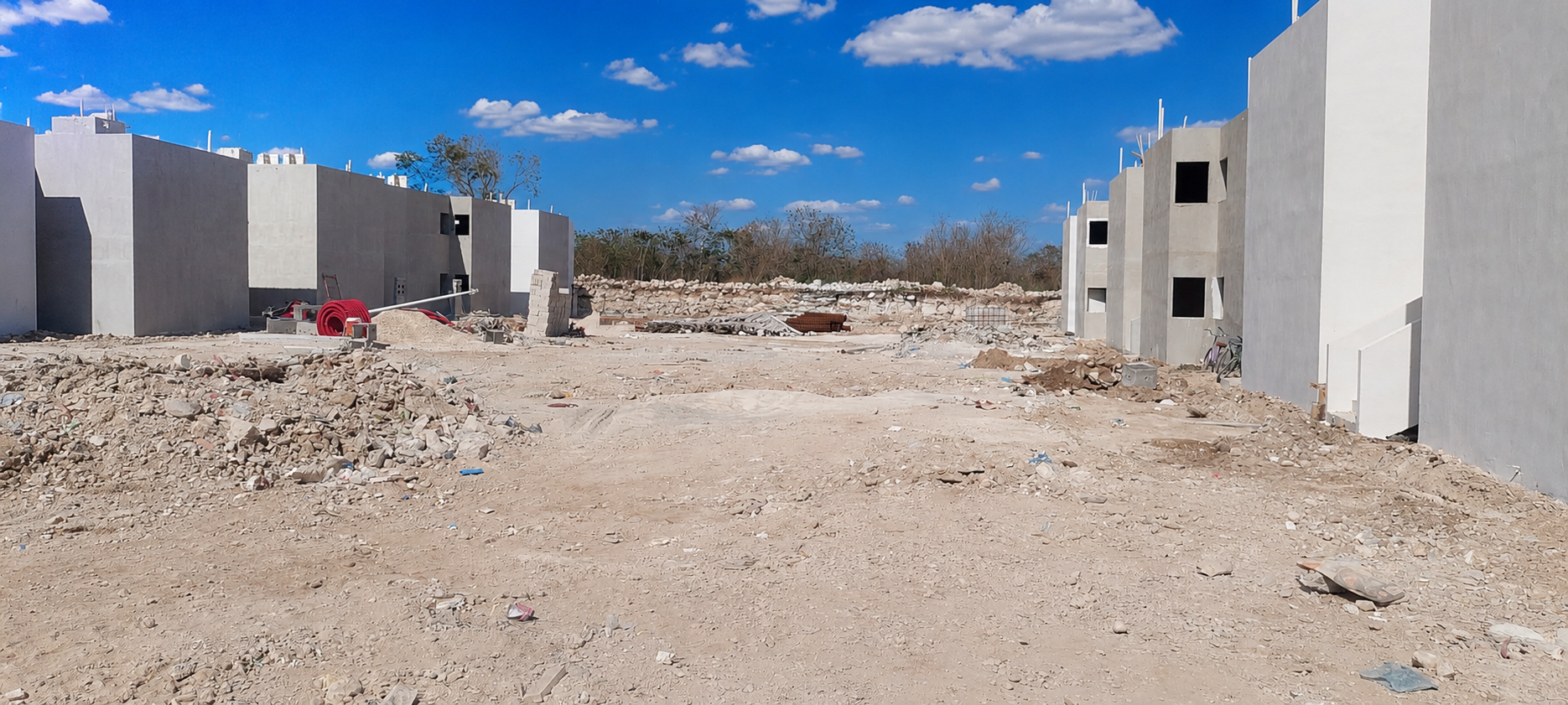 CONSTRUCCIÓN DE CANCHA DE FÚTBOL 5  EN EL INFONAVIT PUNTA CRUZ ECO EN UMÁN