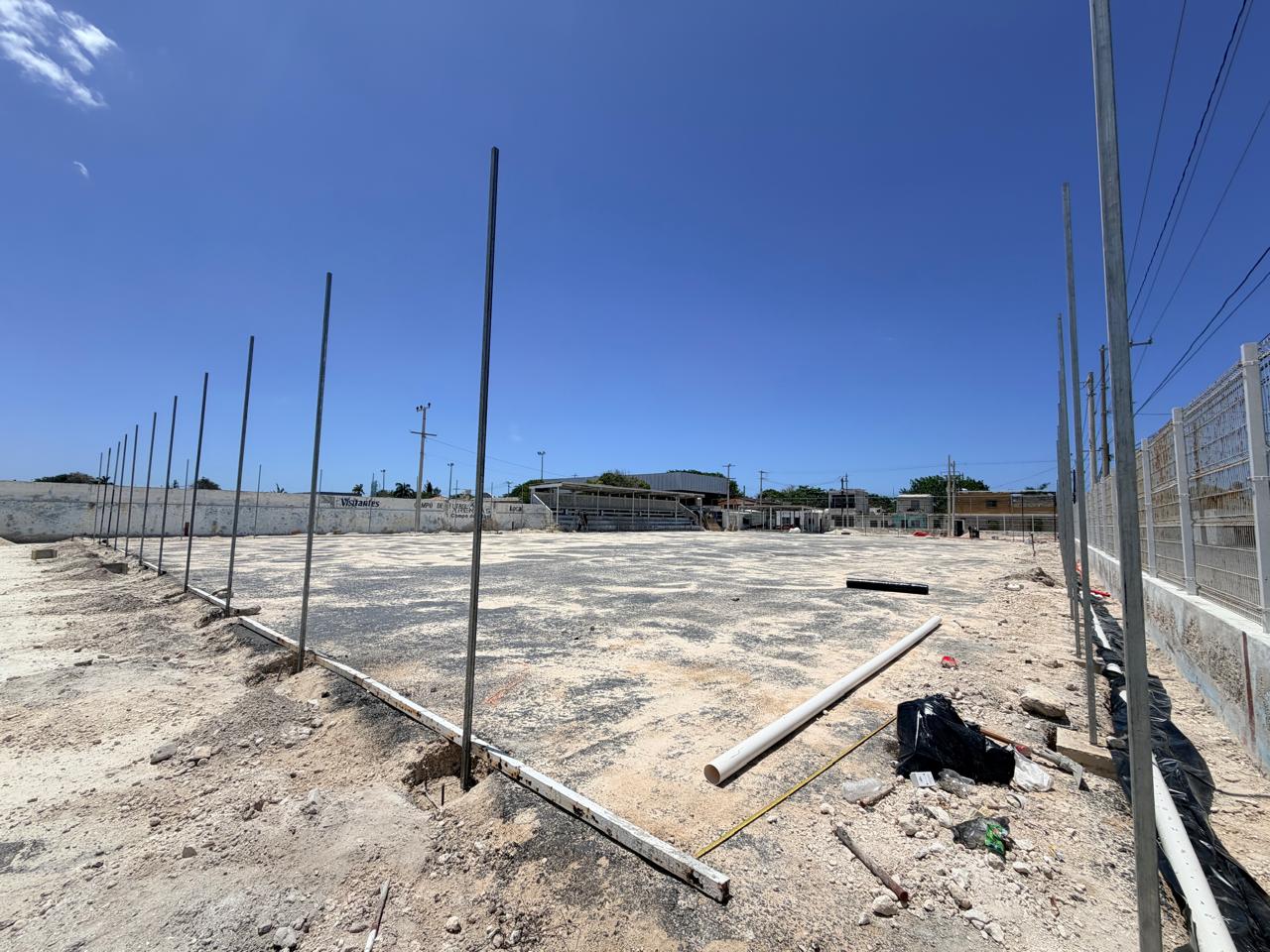 CONSTRUCCIÓN DE CANCHA DE FÚTBOL 7 EN LA CANCHA DE FÚTBOL ARENITAS EN PROGRESO