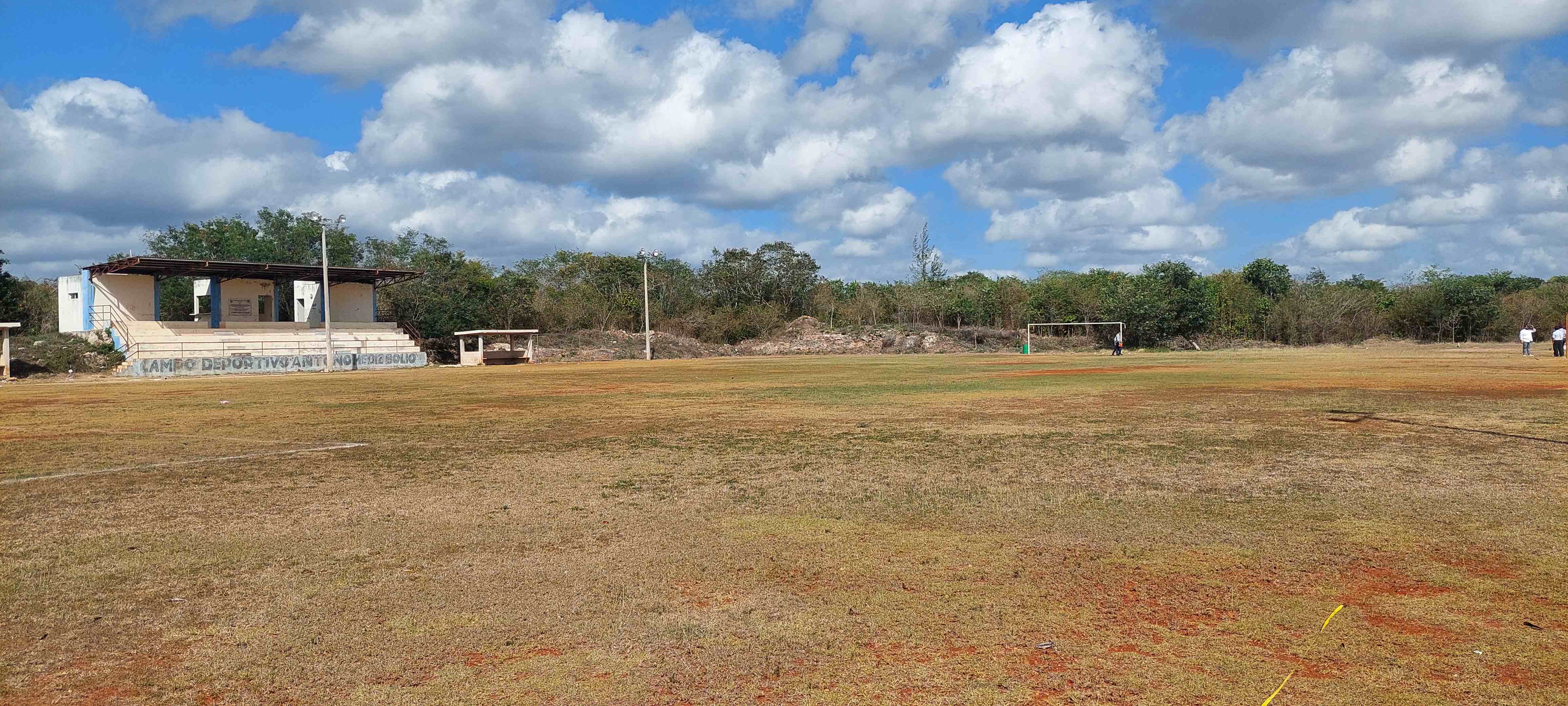 CONSTRUCCIÓN DE CANCHA DE FÚTBOL 11 CAMPO DEPORTIVO ANTONIO MEDIZ BOLIO