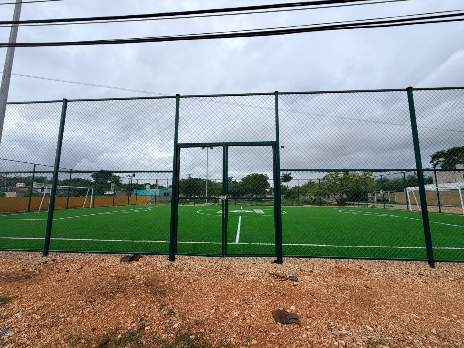CONSTRUCCIÓN DE CANCHA DE FÚTBOL 5 EN LA COL SANTA CRUZ EN VALLADOLID