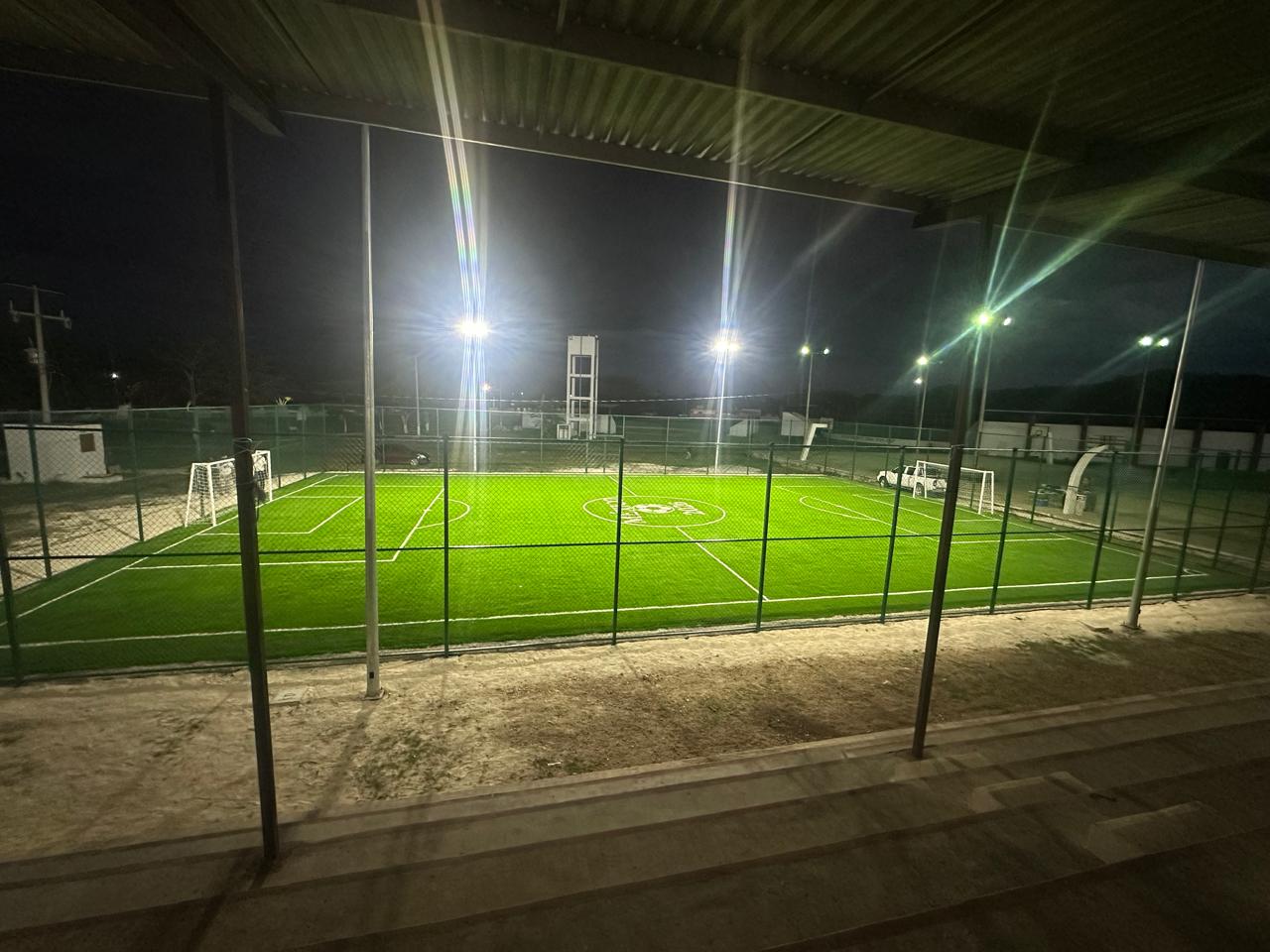 CONSTRUCCIÓN DE CANCHA DE FÚTBOL 5 EN LA UNIDAD DEPORTIVA ENRIQUE CERÓN ESPINOZA EN TEKAX