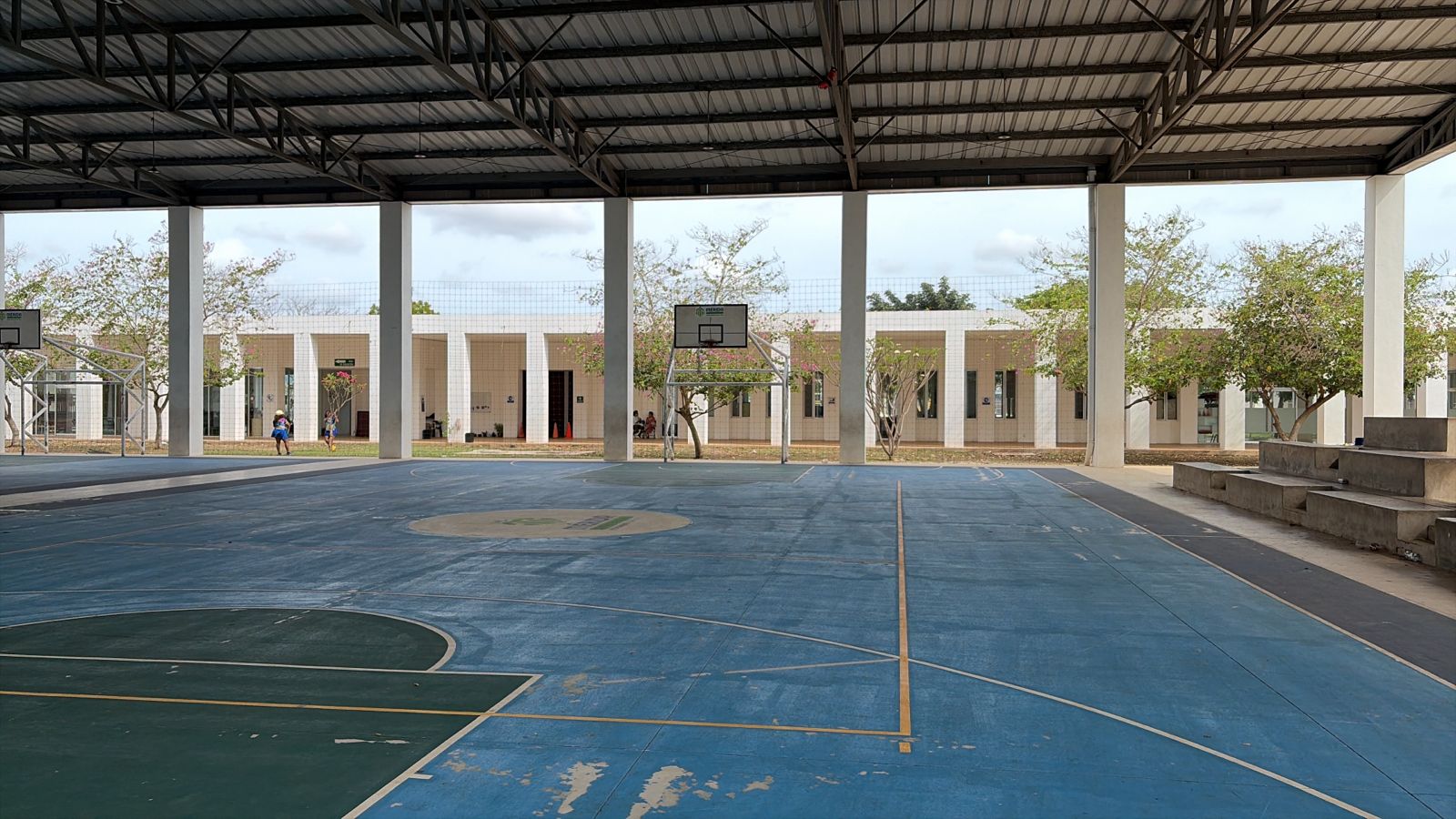 REHABILITACIÓN DE MULTICANCHA EN LAS INSTALACIONES DEPORTIVAS Y PARQUE EL PAPA MULTICANCHA 1 EN MÉRIDA