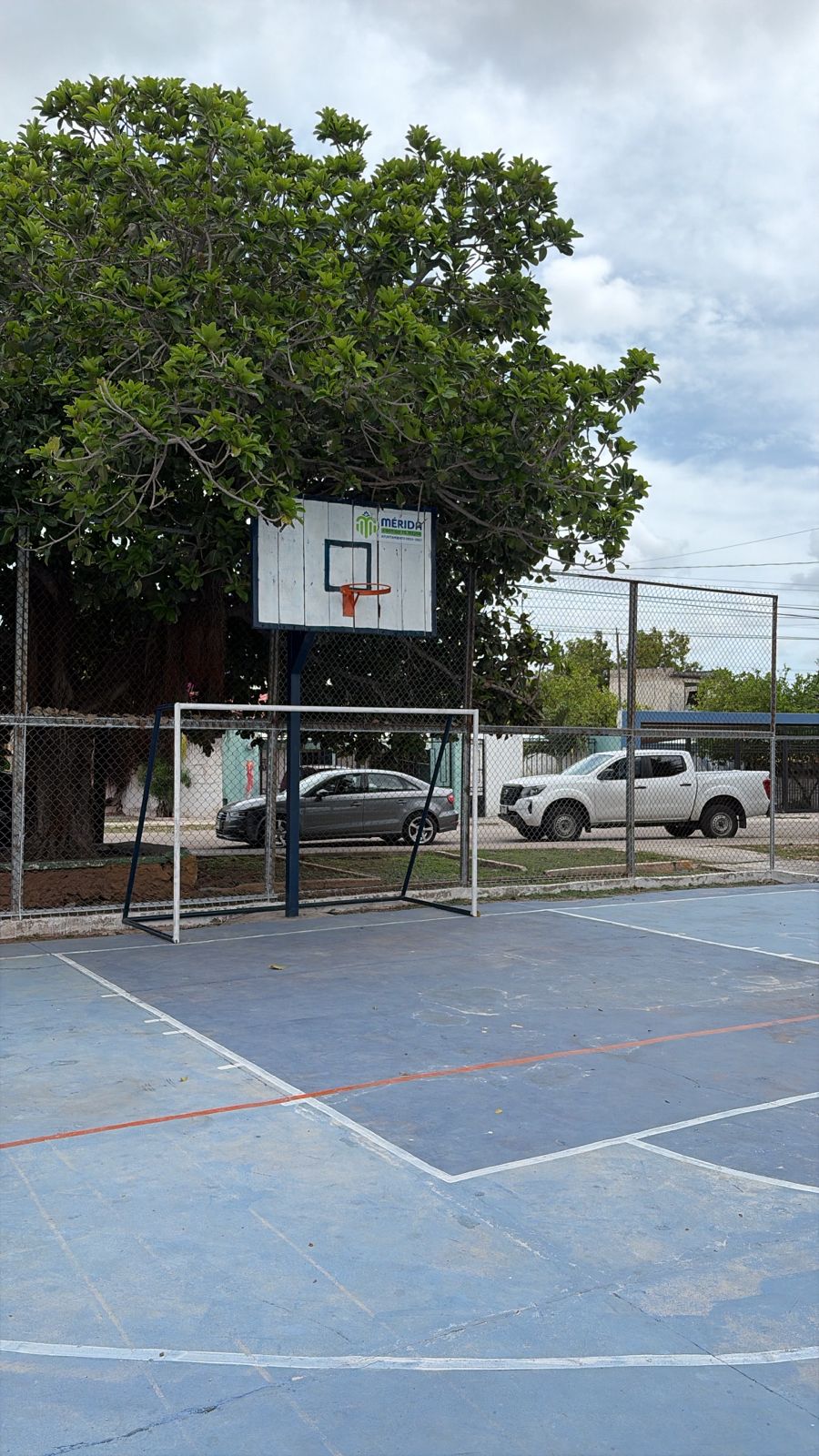 REHABILITACIÓN DE MULTICANCHA EN PARQUE PACABTUN EN MÉRIDA