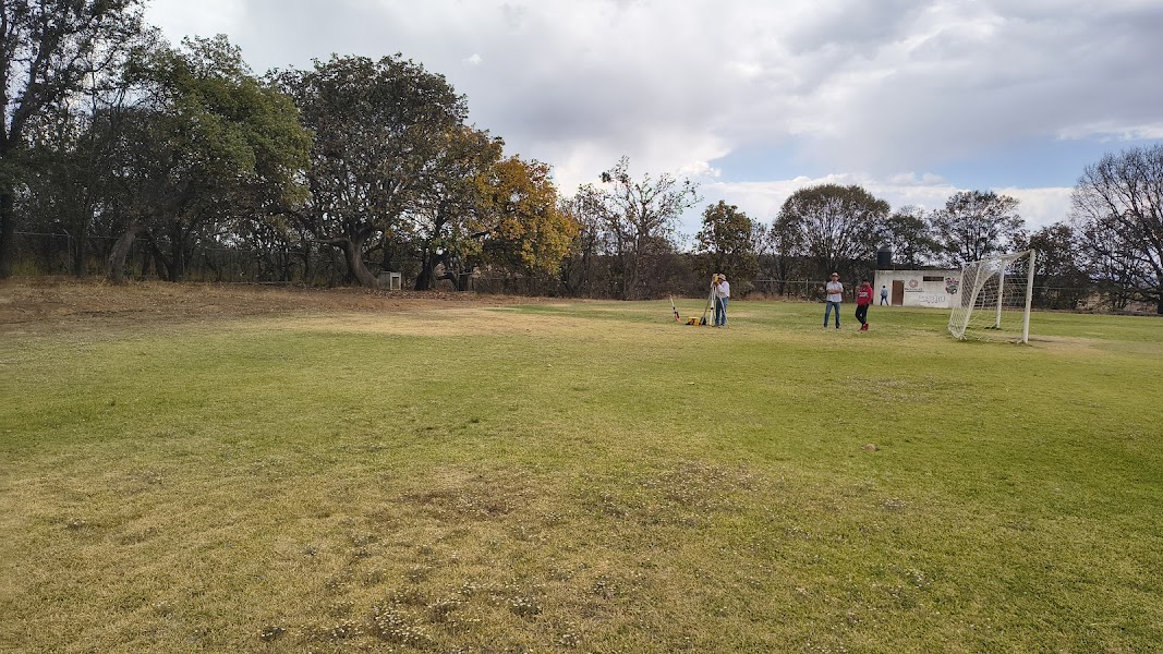 CONSTRUCCIÓN DE CANCHA FÚTBOL 5 EN CAMPO LA AVIACIÓN EN BENITO JUÁREZ