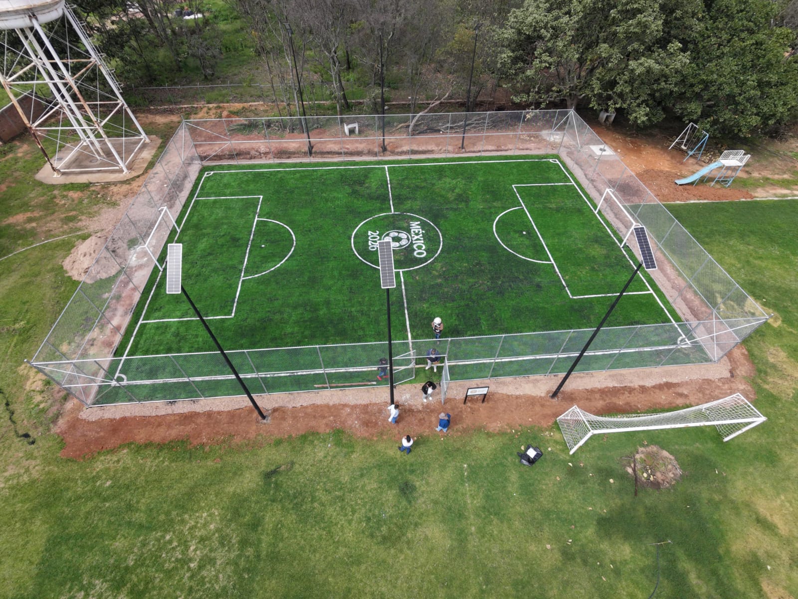 CONSTRUCCIÓN DE CANCHA FÚTBOL 5 EN CAMPO LA AVIACIÓN EN BENITO JUÁREZ