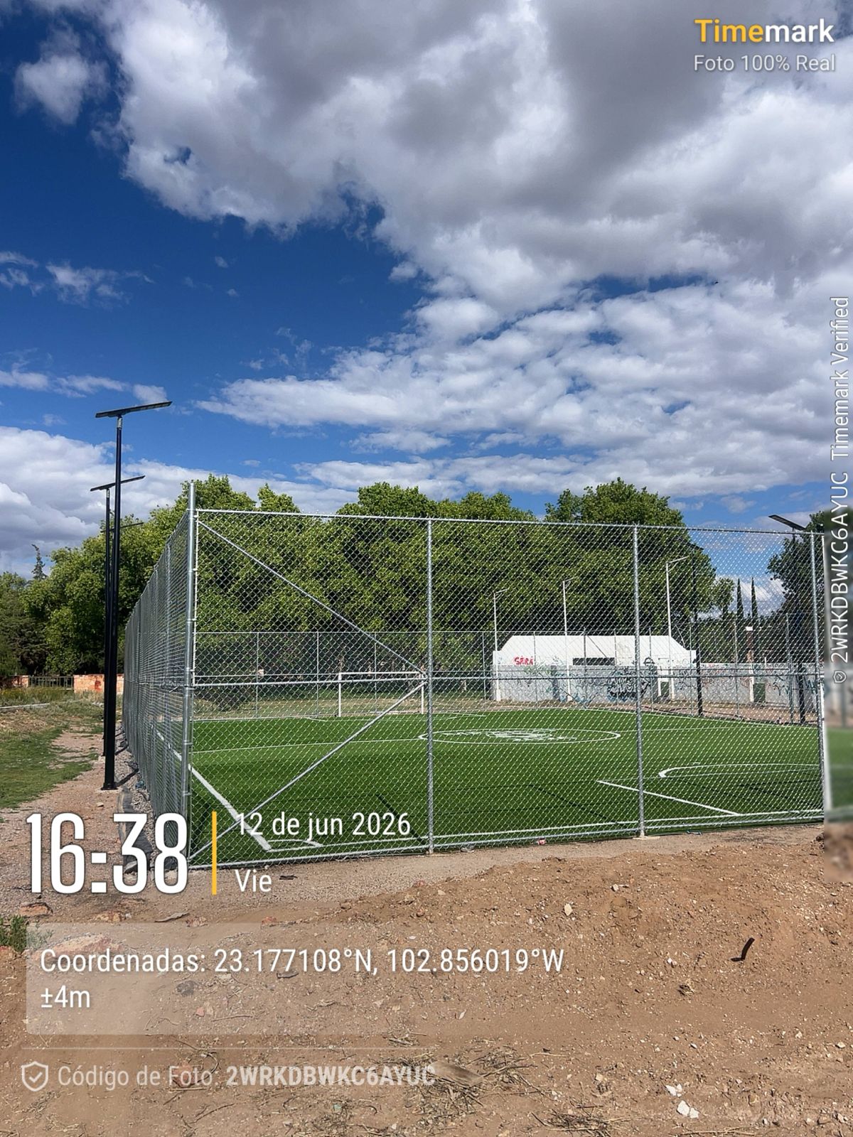 CONSTRUCCIÓN DE CANCHA FÚTBOL 5 EN UNIDAD DEPORTIVA SOLIDARIDAD EN FRESNILLO