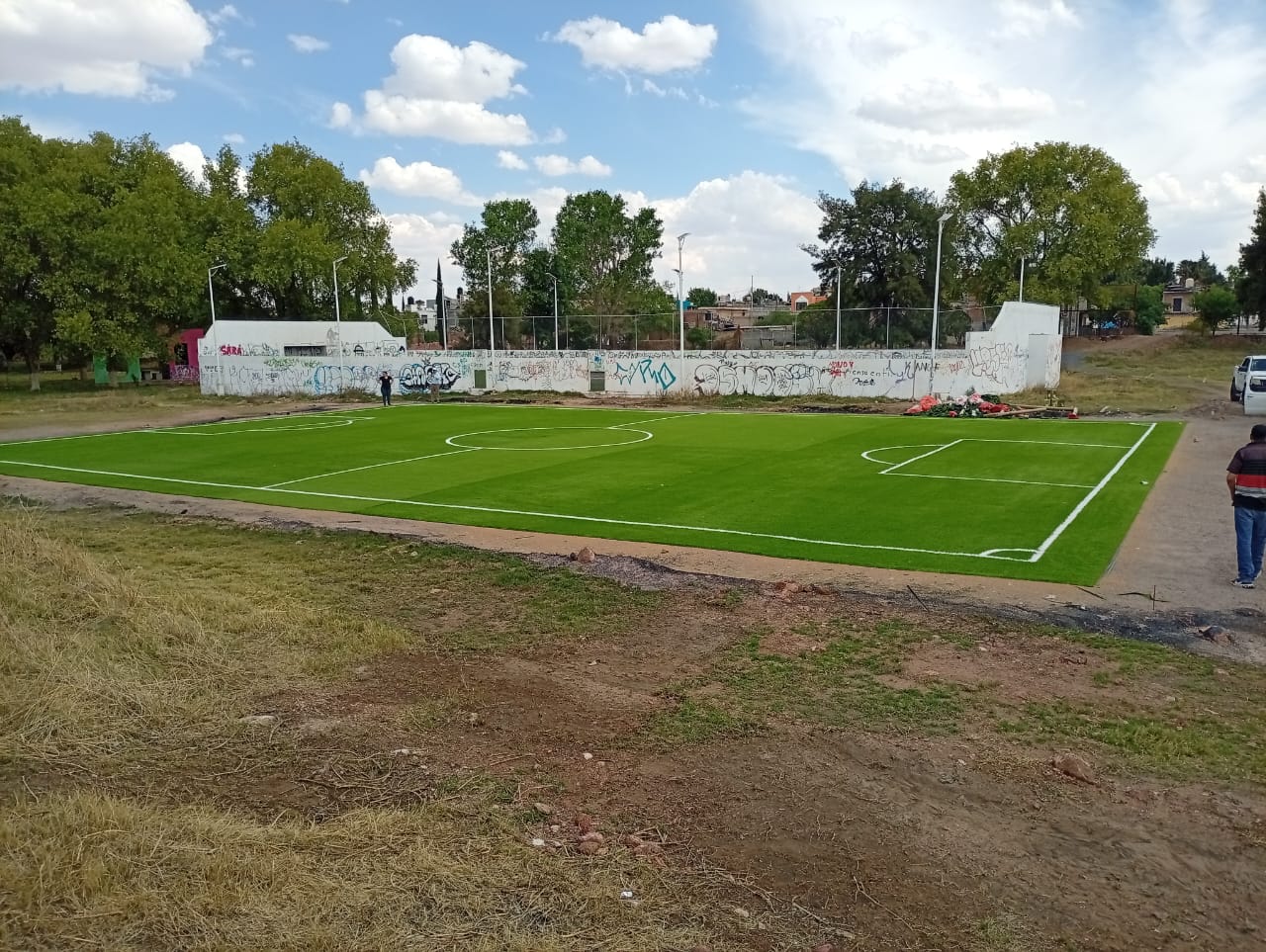 CONSTRUCCIÓN DE CANCHA FÚTBOL 5 EN UNIDAD DEPORTIVA SOLIDARIDAD EN FRESNILLO