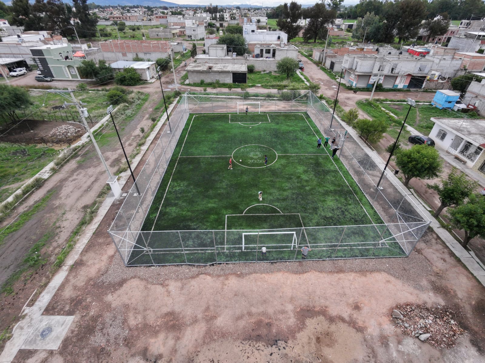 CONSTRUCCIÓN DE CANCHA FÚTBOL 5 EN COLONIA PINOS EN JEREZ