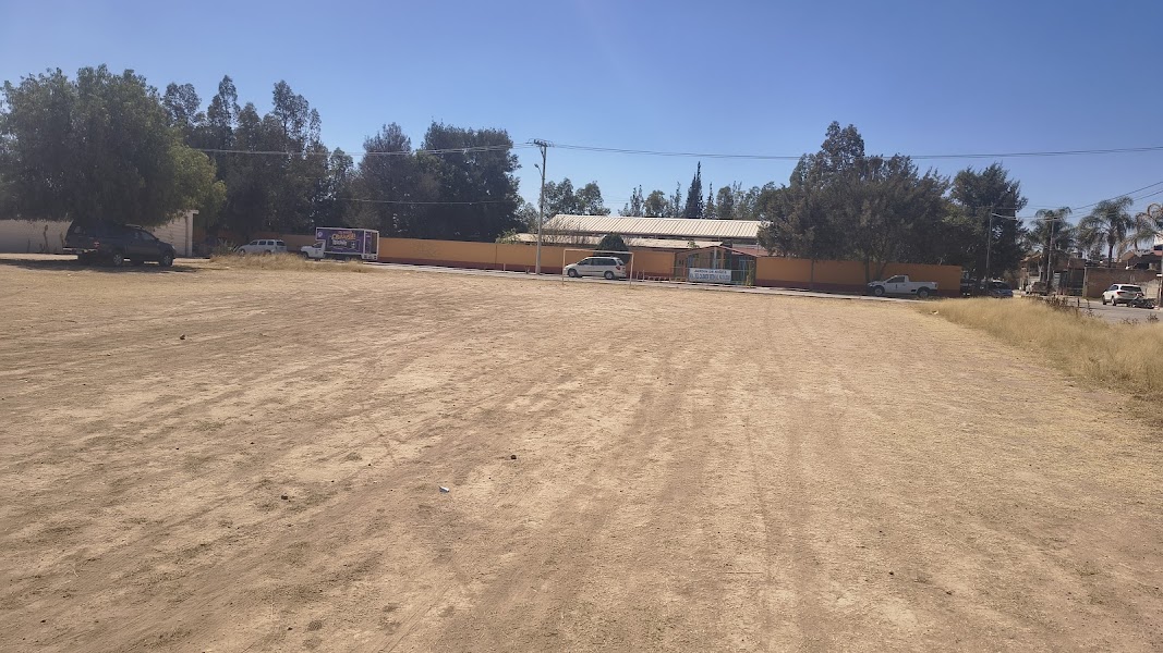 CONSTRUCCIÓN DE CANCHA FÚTBOL 5 EN CENTRO EN LORETO