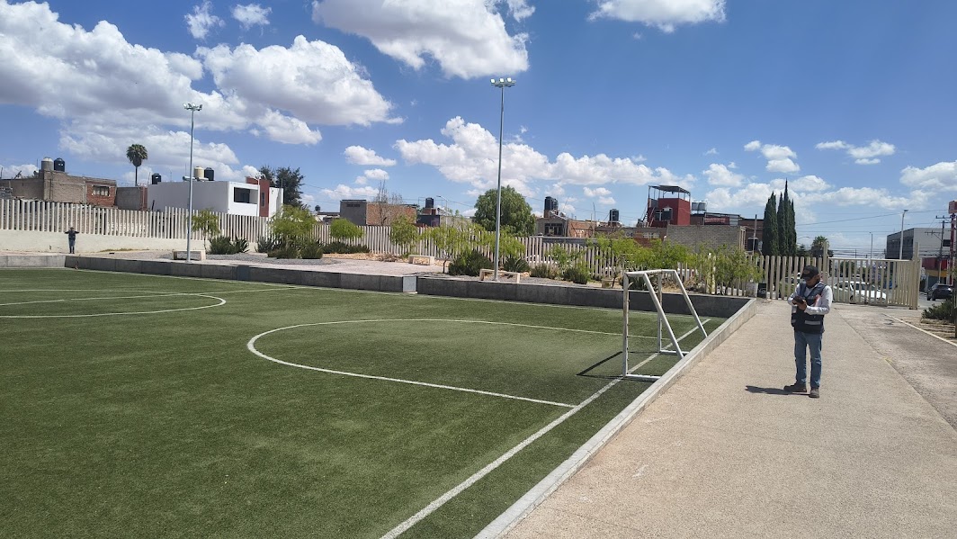 REHABILITACIÓN DE CANCHA FÚTBOL 5 EN EMILIANO ZAPATA EN FRESNILLO