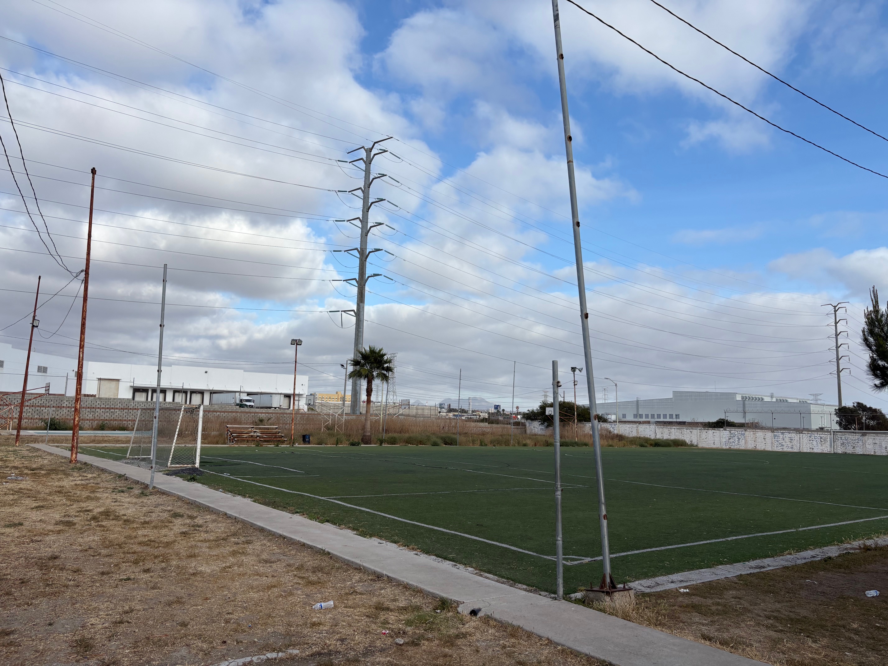 REHABILITACIÓN DE CANCHA FÚTBOL 7 EN UNIDAD DEPORTIVA LEYES DE REFORMA EN PLAYAS DE ROSARITO