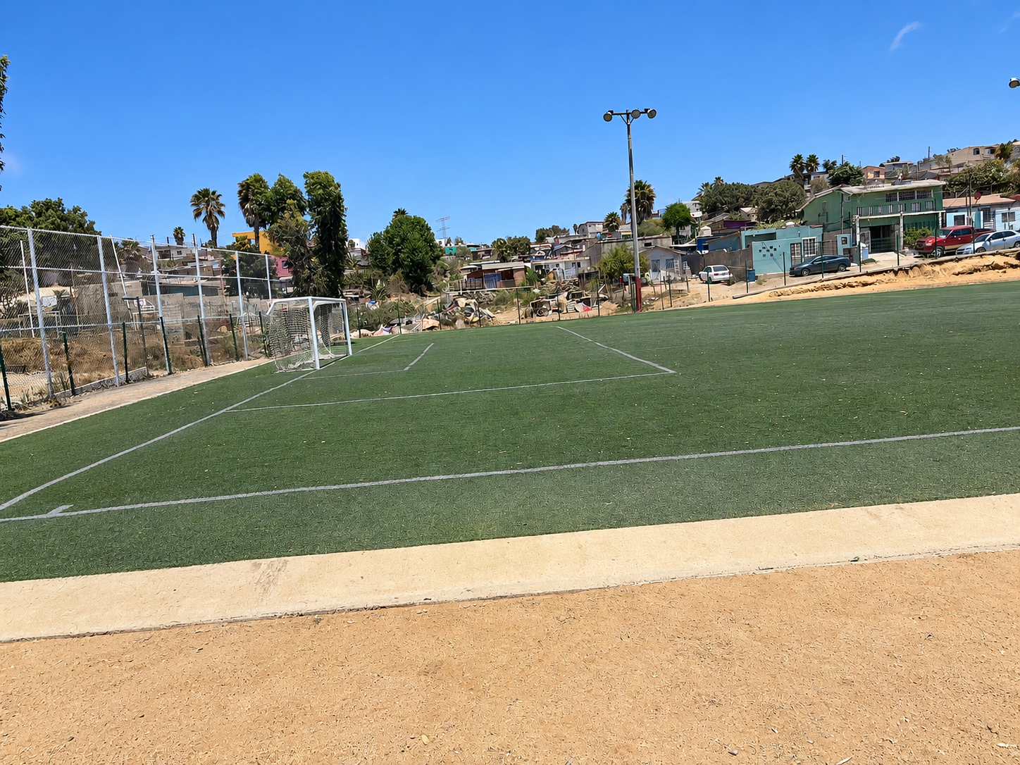 REHABILITACIÓN DE CANCHA FÚTBOL 7 EN CENTRO DE DESARROLLO COMUNITARIO EN ENSENADA