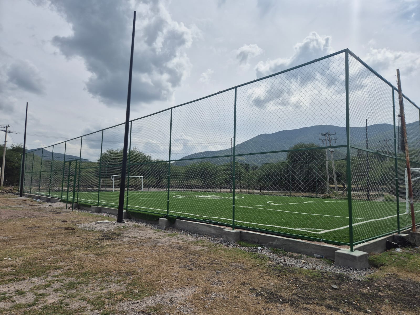 CONSTRUCCIÓN DE CANCHA DE FÚTBOL 5 EN PARQUE EL LLANO EN ARROYO SECO