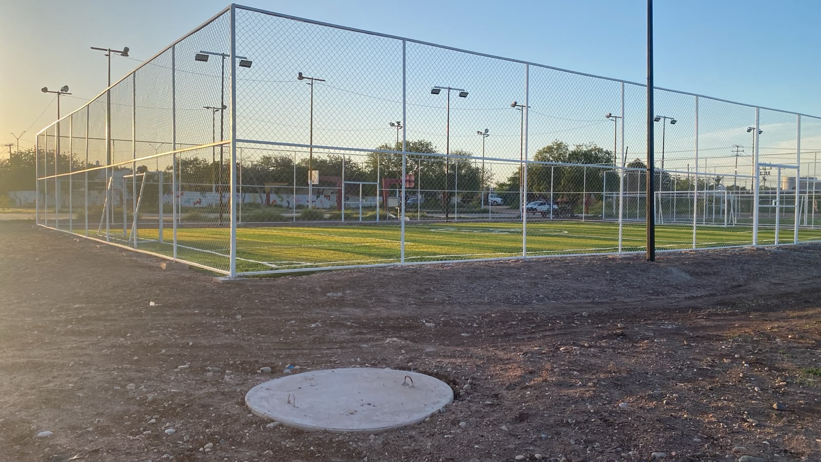 CONSTRUCCIÓN DE CANCHA FÚTBOL 5 EN UNIDAD DEPORTIVA FRANCISCO PAQUÍN ESTRADA SOTO EN NAVOJOA 2