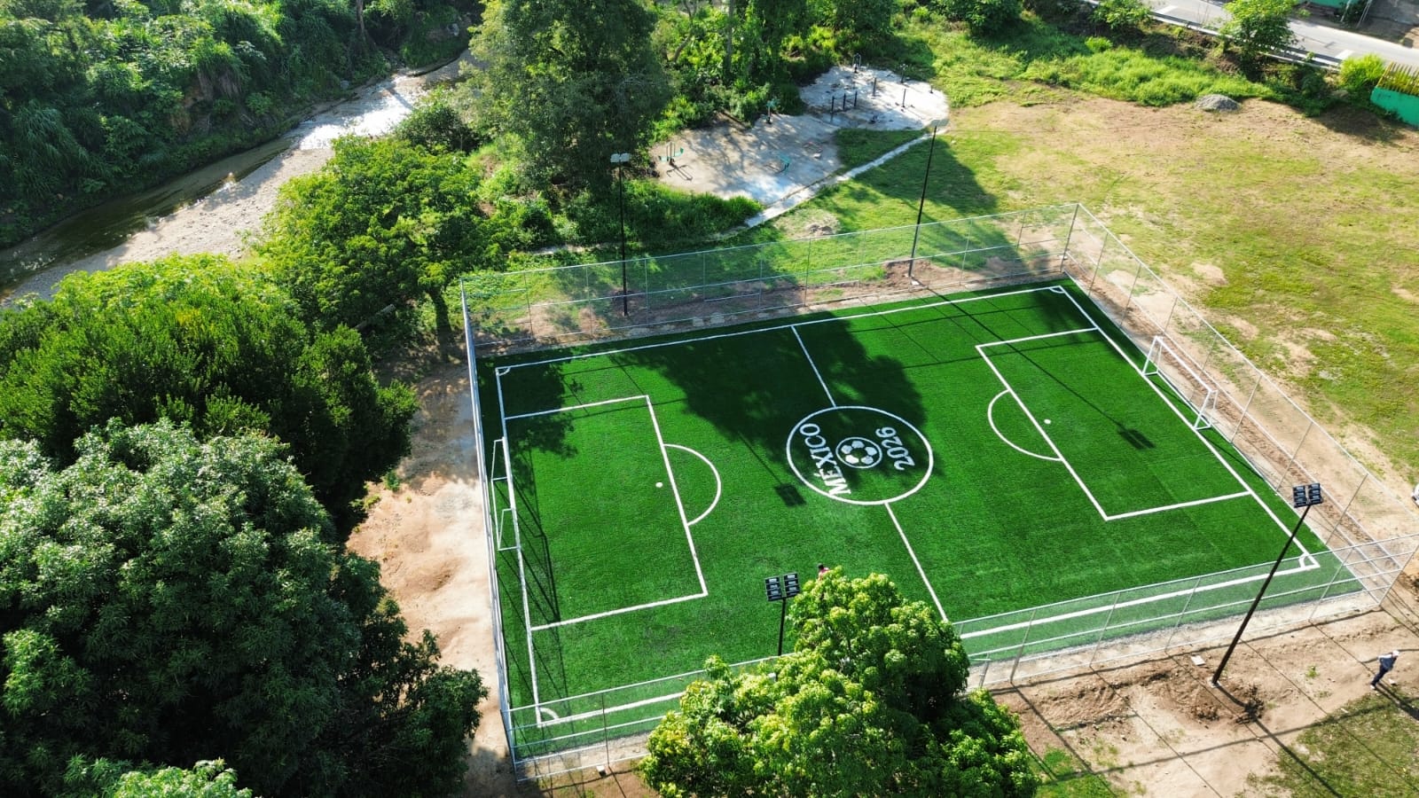 CONSTRUCCIÓN DE CANCHA FÚTBOL 5 EN CLUB DEPORTIVO SAN JOSÉ CHACALAPA EN SAN PEDRO POCHUTLA