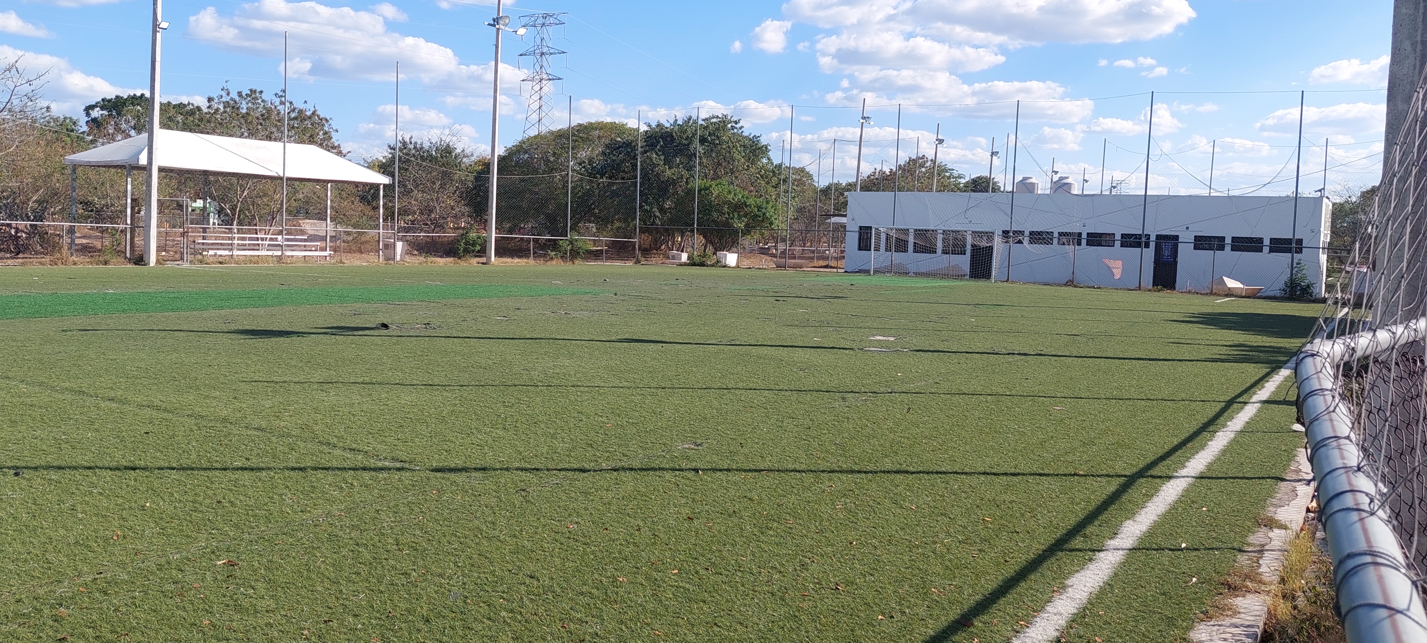 CONSTRUCCIÓN DE CANCHA DE FÚTBOL 7 EN MÉRIDA