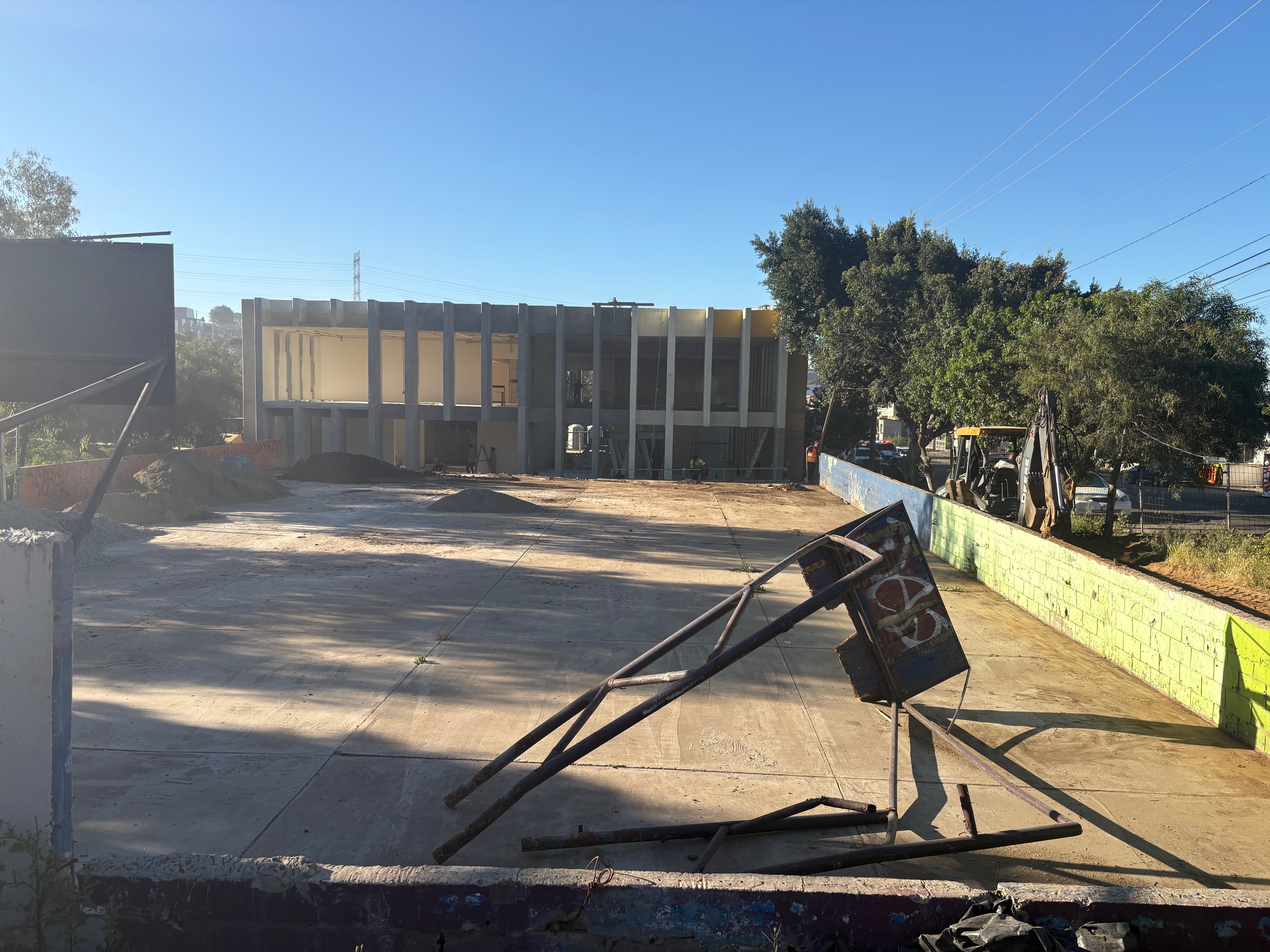 CONSTRUCCIÓN DE CANCHA FÚTBOL 5 EN LUCIO BLANCO EN PLAYAS DE ROSARITO