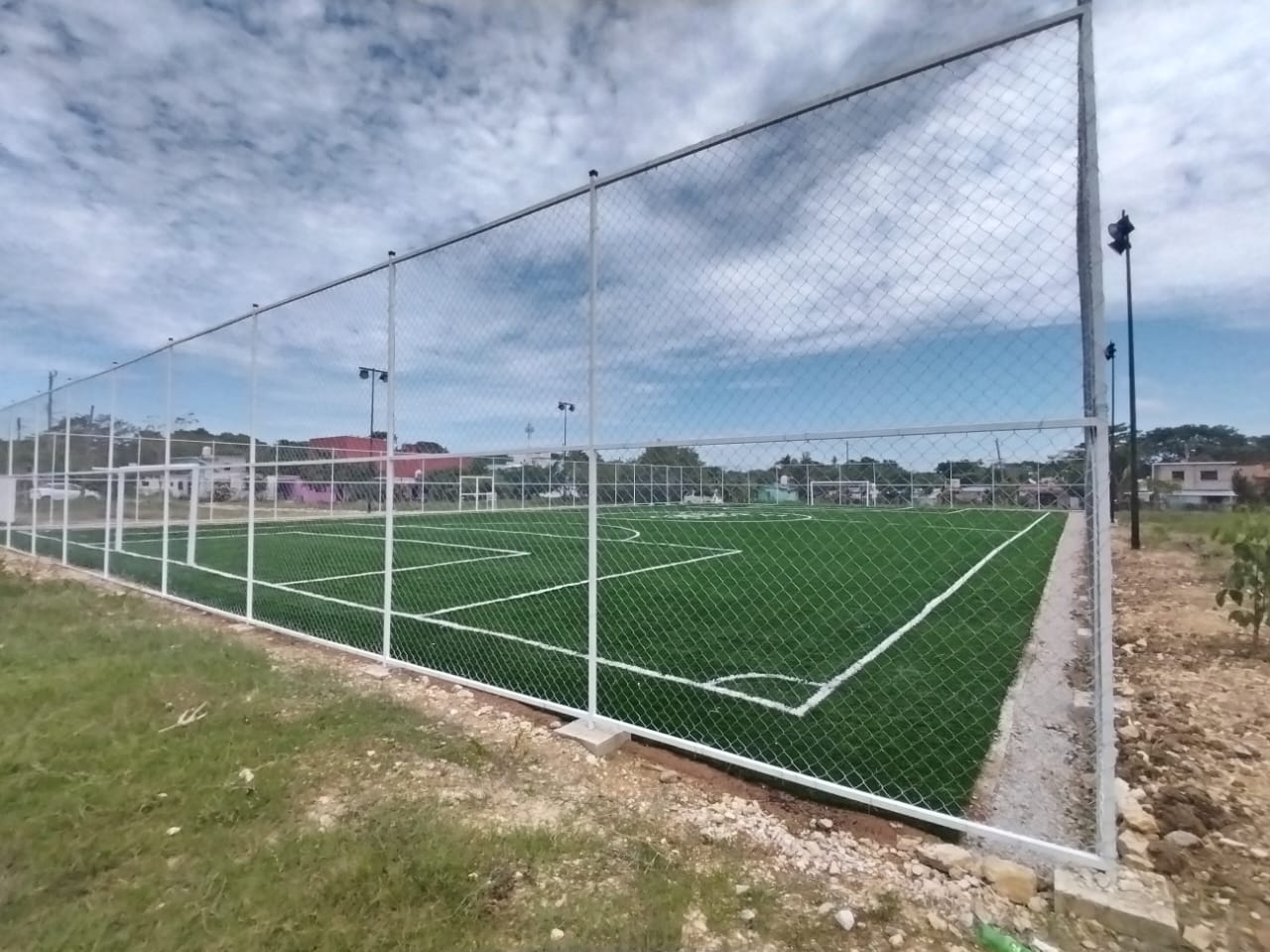 CONSTRUCCION DE CANCHA FÚTBOL 7 EN COLONIA VALLE DE BALAM EN PALENQUE