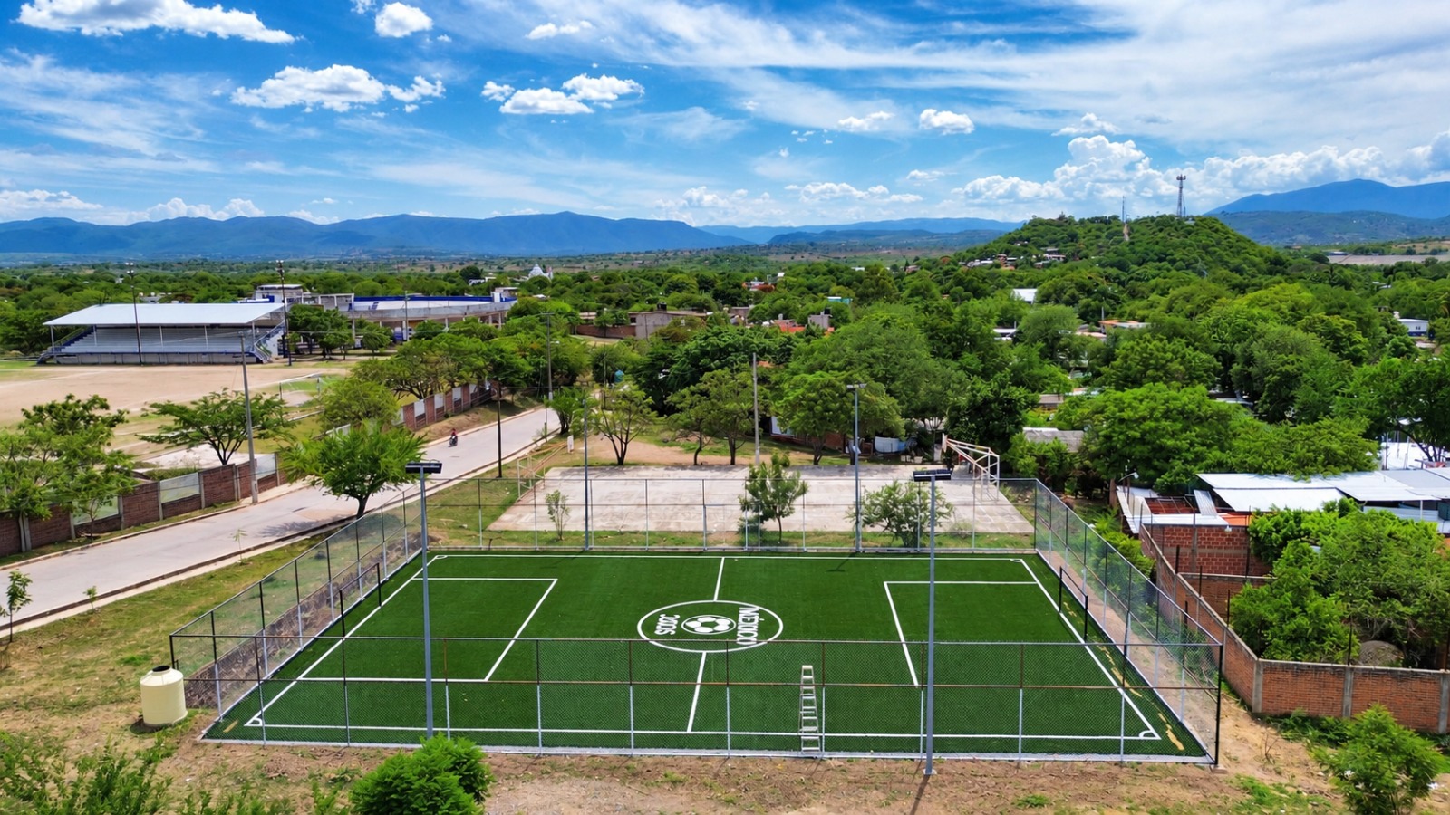 CONSTRUCCIÓN DE CANCHA FÚTBOL 5 EN LA CEIBA EN TEPECOACUILCO