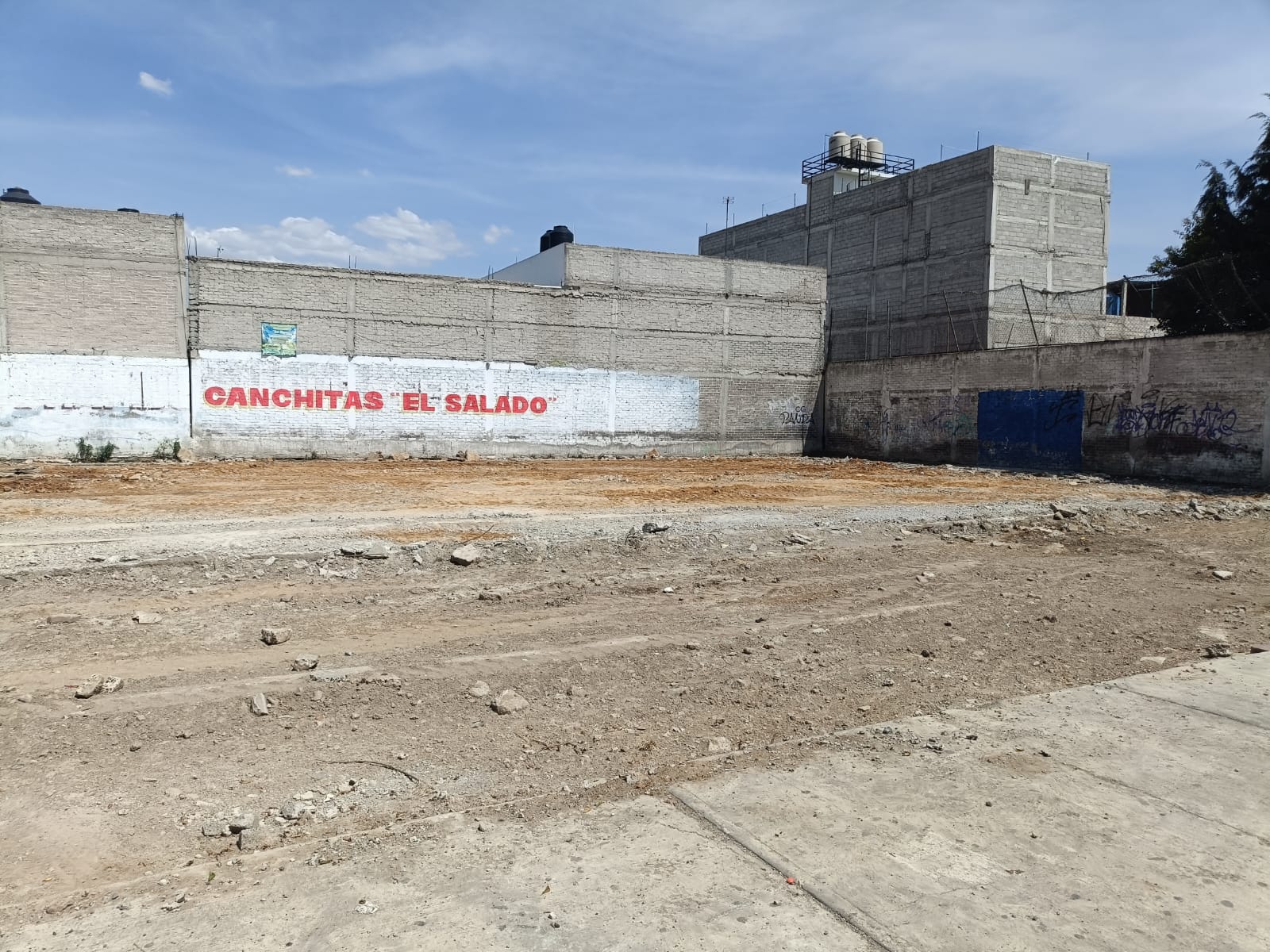 CONSTRUCCIÓN DE CANCHA FÚTBOL 5 EN RÍO GRIJALVA EN LA PAZ