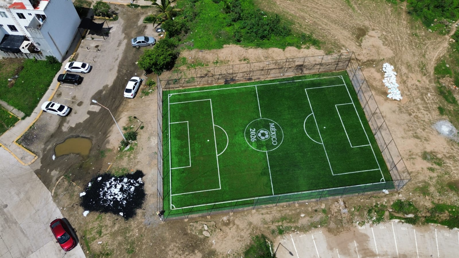 CONSTRUCCIÓN DE CANCHA FÚTBOL 5 EN LA MISIÓN EN BAHÍA DE BANDERAS