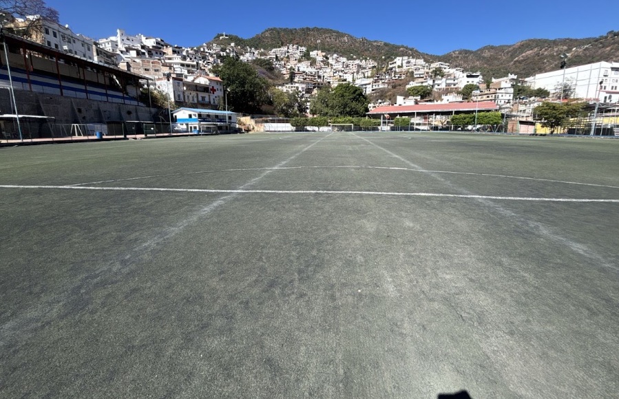 CONSTRUCCIÓN DE CANCHA FÚTBOL 5 EN UNIDAD DEPORTIVA CASALLAS EN TAXCO DE ALARCÓN 1