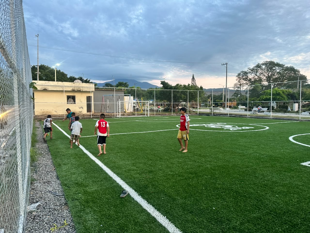 CONSTRUCCIÓN DE CANCHA FÚTBOL 5 EN JARDÍN PATICAJO EN MINATITLÁN