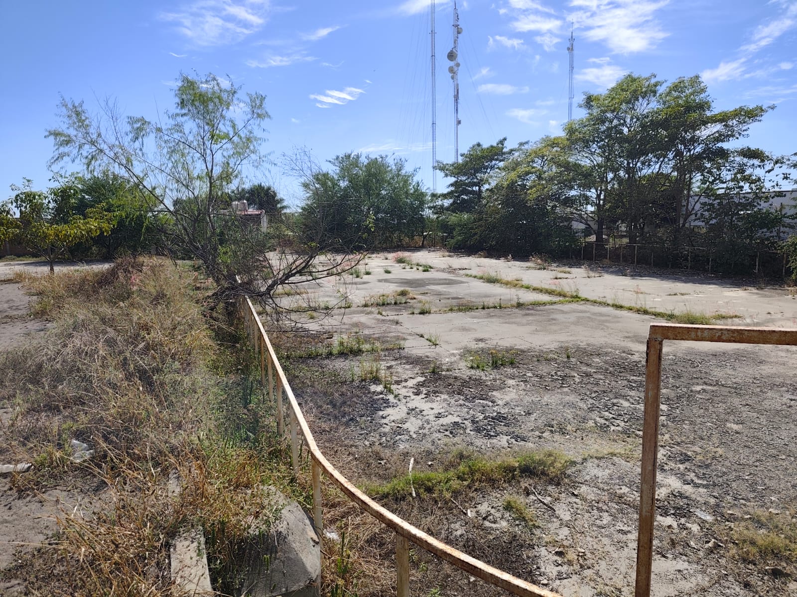 CONSTRUCCIÓN DE CANCHA FÚTBOL 5 EN UNIDAD DEPORTIVA FRANCISCO VIZCAÍNO FERNÁNDEZ EN CUAUHTÉMOC