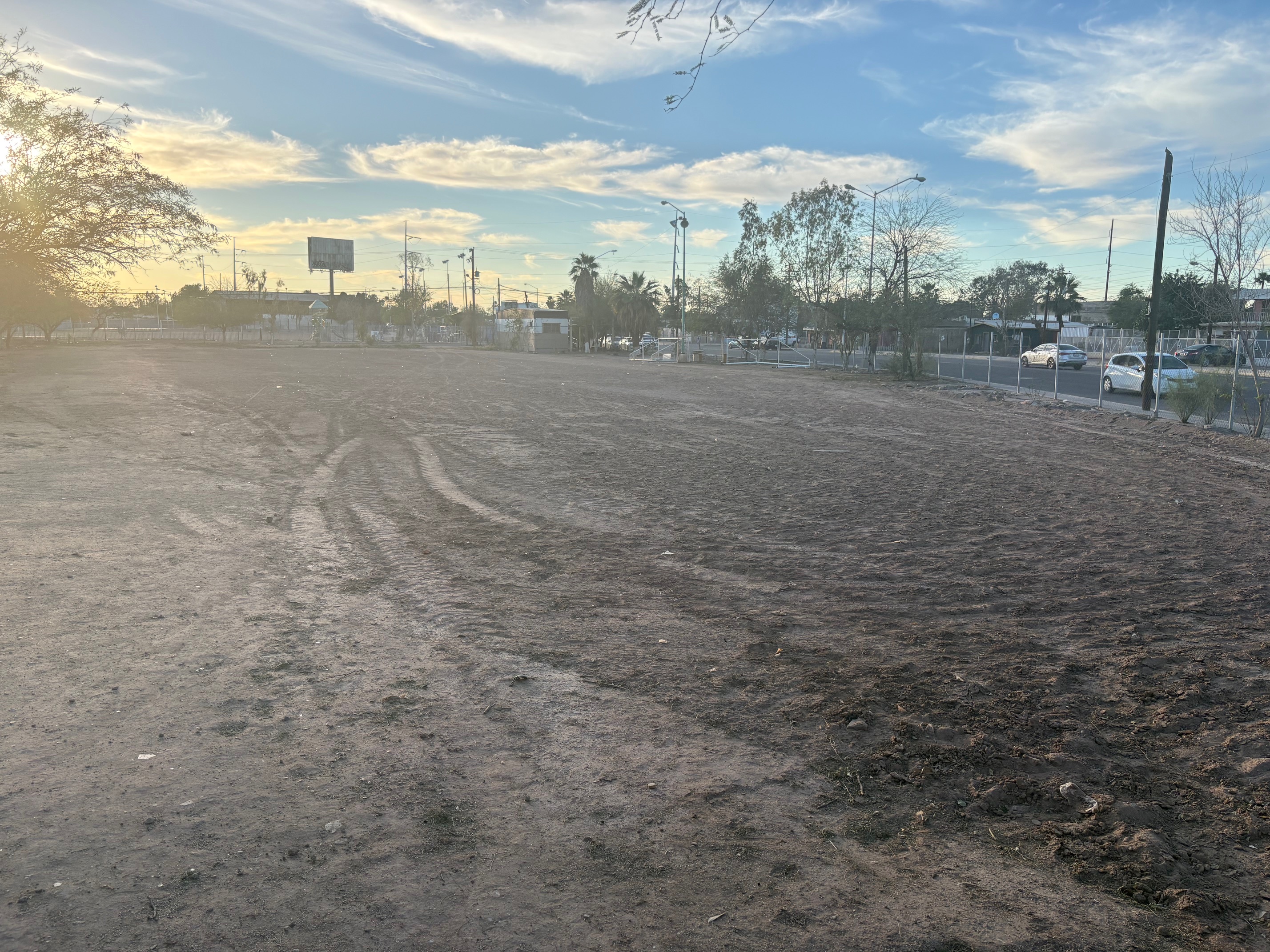 CONSTRUCCIÓN DE CANCHA FÚTBOL 5 EN UNIDAD DEPORTIVA 18 DE MARZO EN MEXICALI