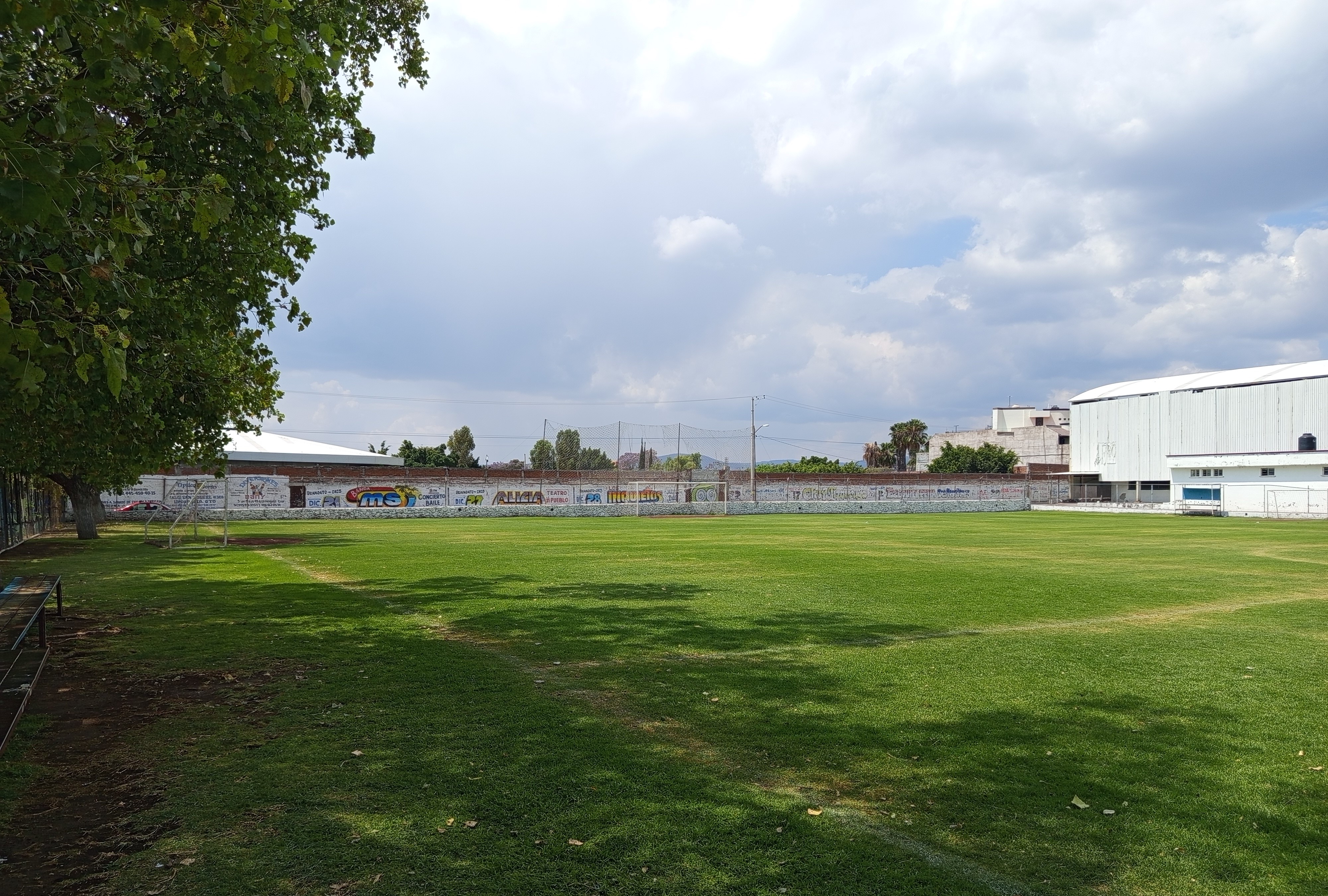 REHABILITACIÓN DE CANCHA DE FÚTBOL 11 EN UNIDAD DEPORTIVA I EN URIANGATO
