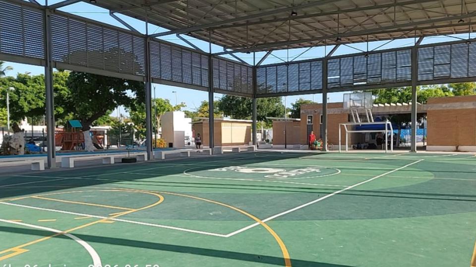 REHABILITACIÓN DE MULTICANCHA DE LA PLAZA EN CHICXULUB EN PROGRESO