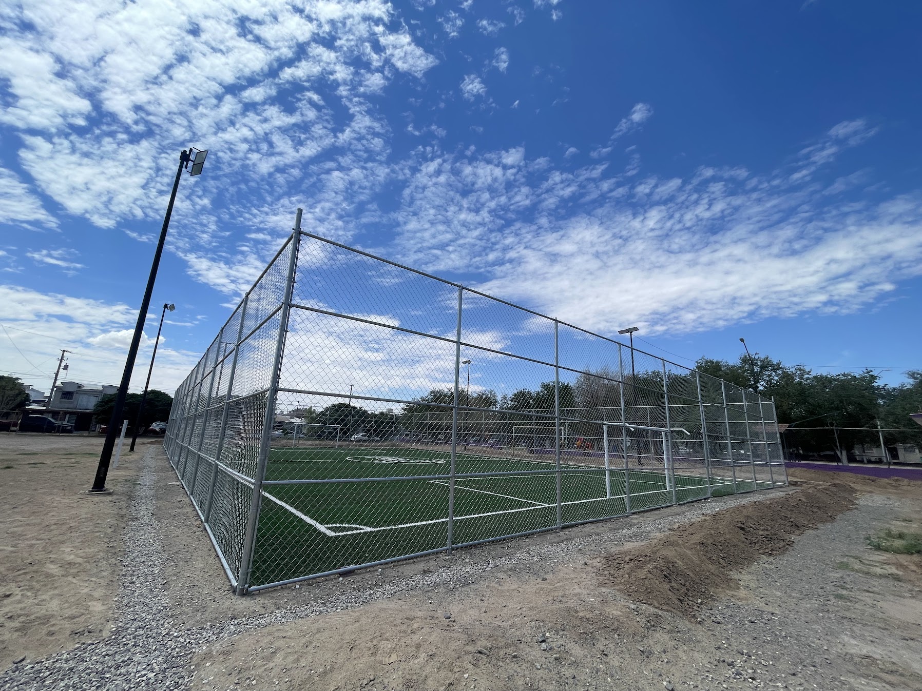 CONSTRUCCIÓN DE CANCHA DE FÚTBOL 5 EN PARQUE FIDEL VELÁZQUEZ EN JUÁREZ