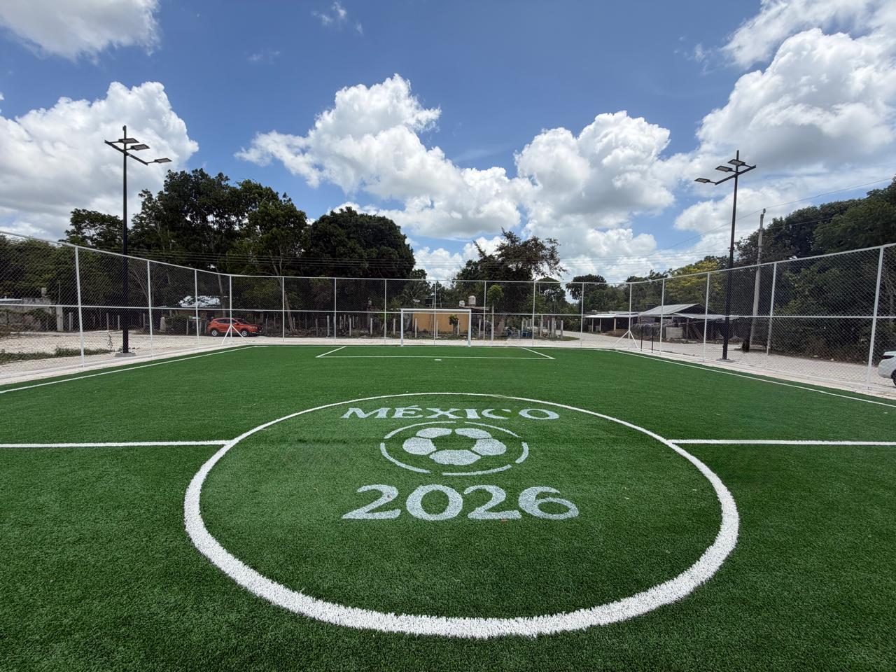 CONSTRUCCIÓN DE CANCHA DE FÚTBOL 5 EN LA CANCHA DEPORTIVA HERIBERTO JARA EN CALAKMUL