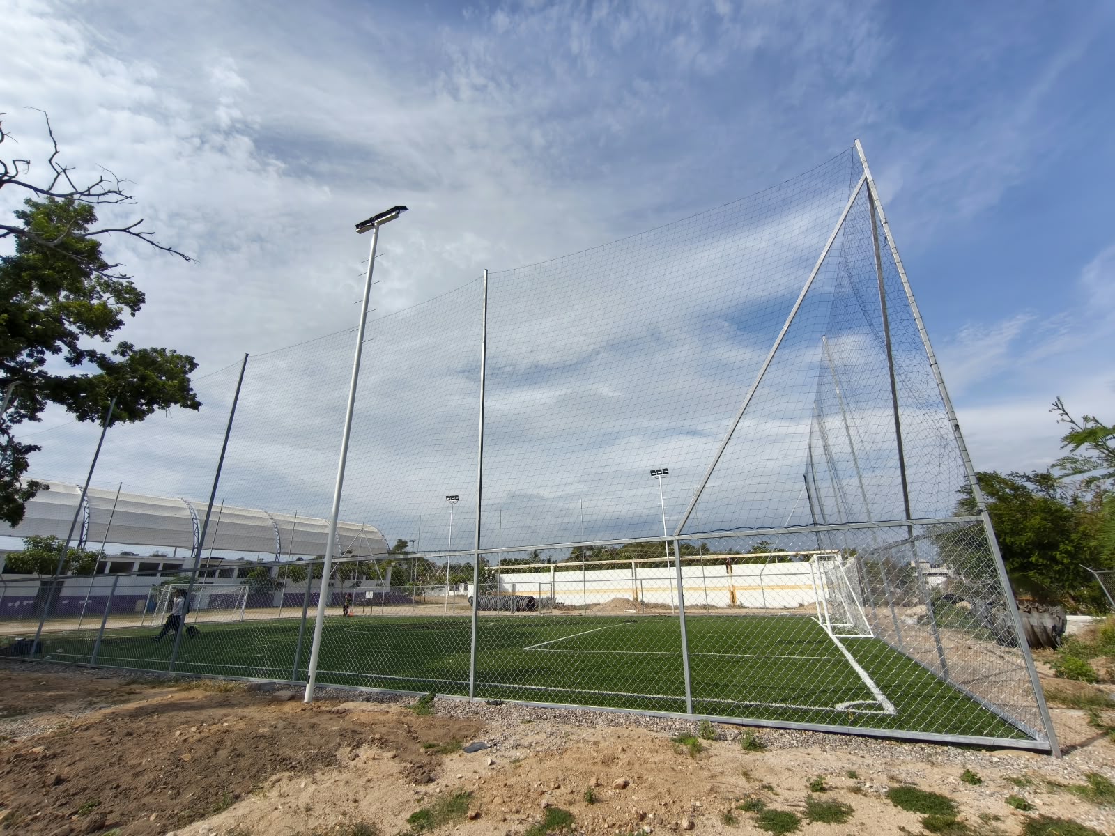 CONSTRUCCIÓN DE CANCHA FÚTBOL 5 EN UNIDAD DEPORTIVA CRUZ GRANDE EN FLORENCIO VILLARREAL