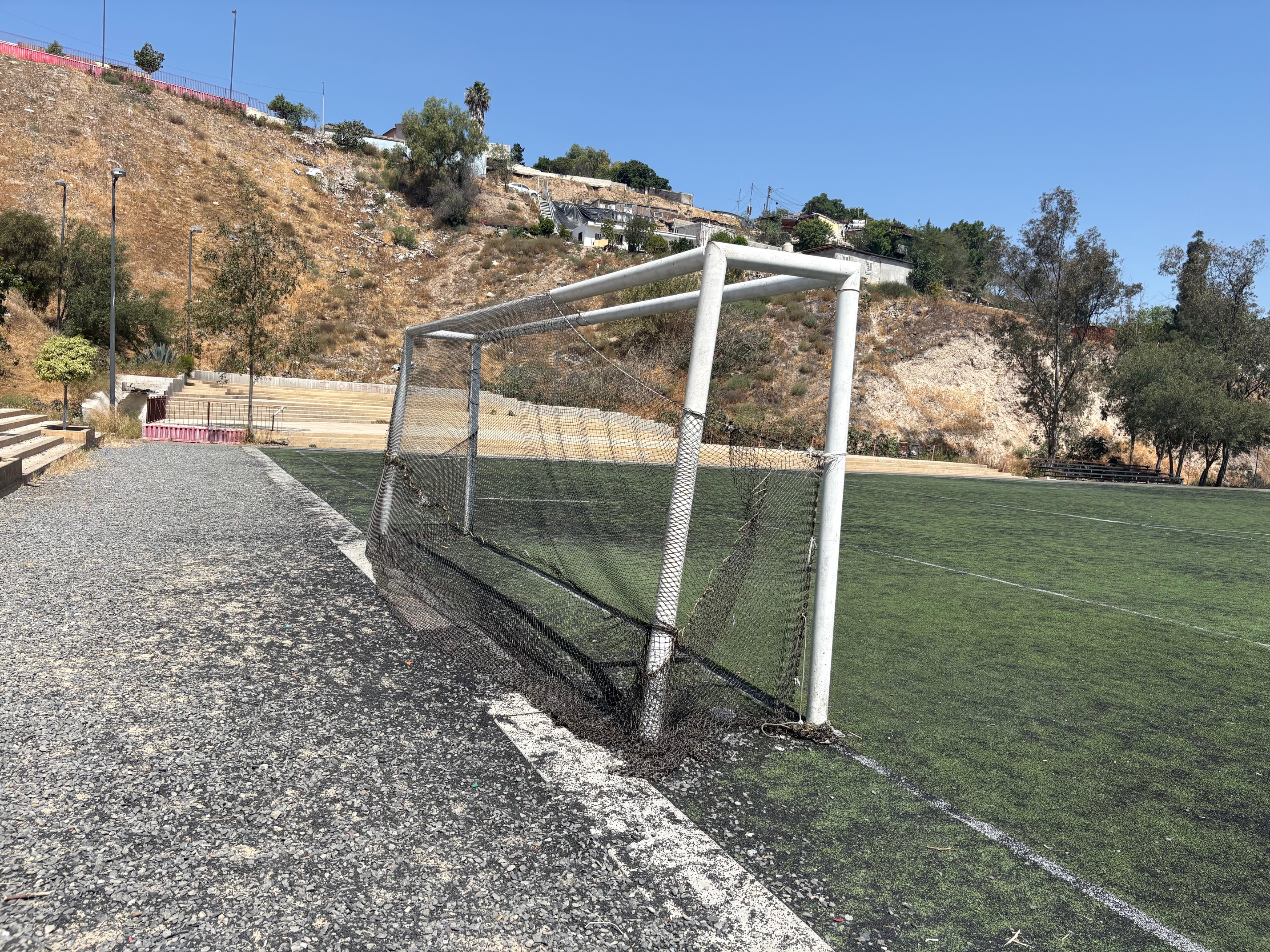 REHABILITACIÓN DE CANCHA FÚTBOL 11 EN ESPACIO DEPORTIVO Y CENTRO DE DESARROLLO COMUNITARIO EN BARRANCAS SÁNCHEZ TABOADA EN TIJUANA
