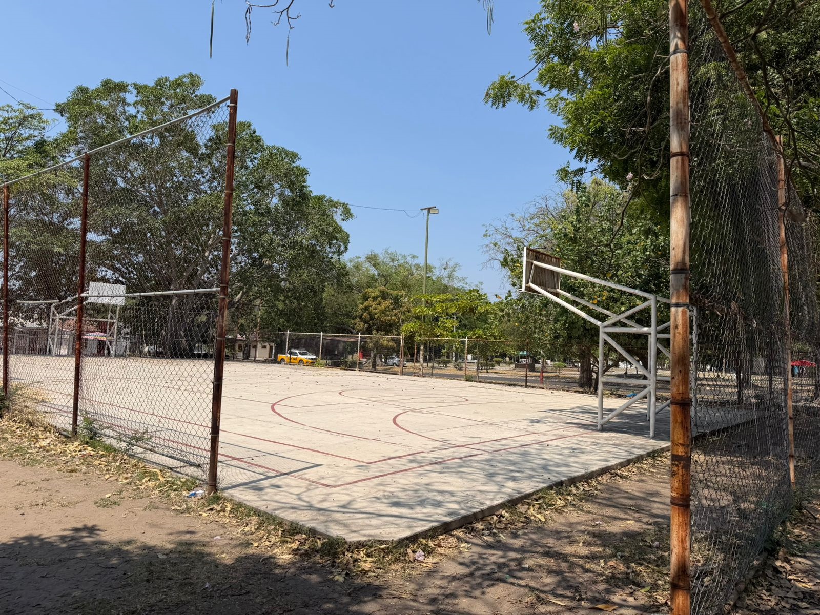 CANCHA EN COLONIA EL CENTENARIO