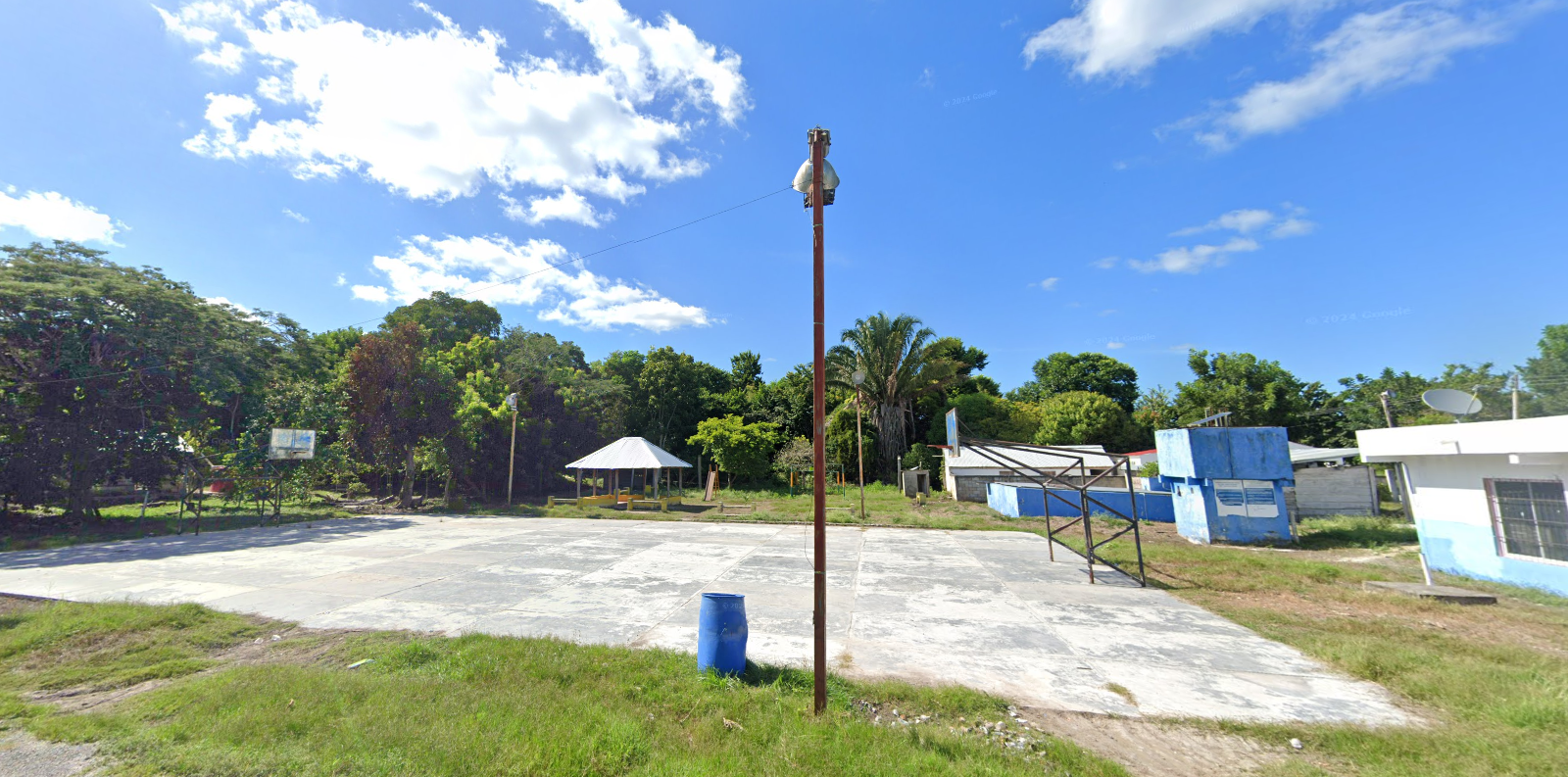 CANCHA DE FÚTBOL DOS LAGUNAS NORTE