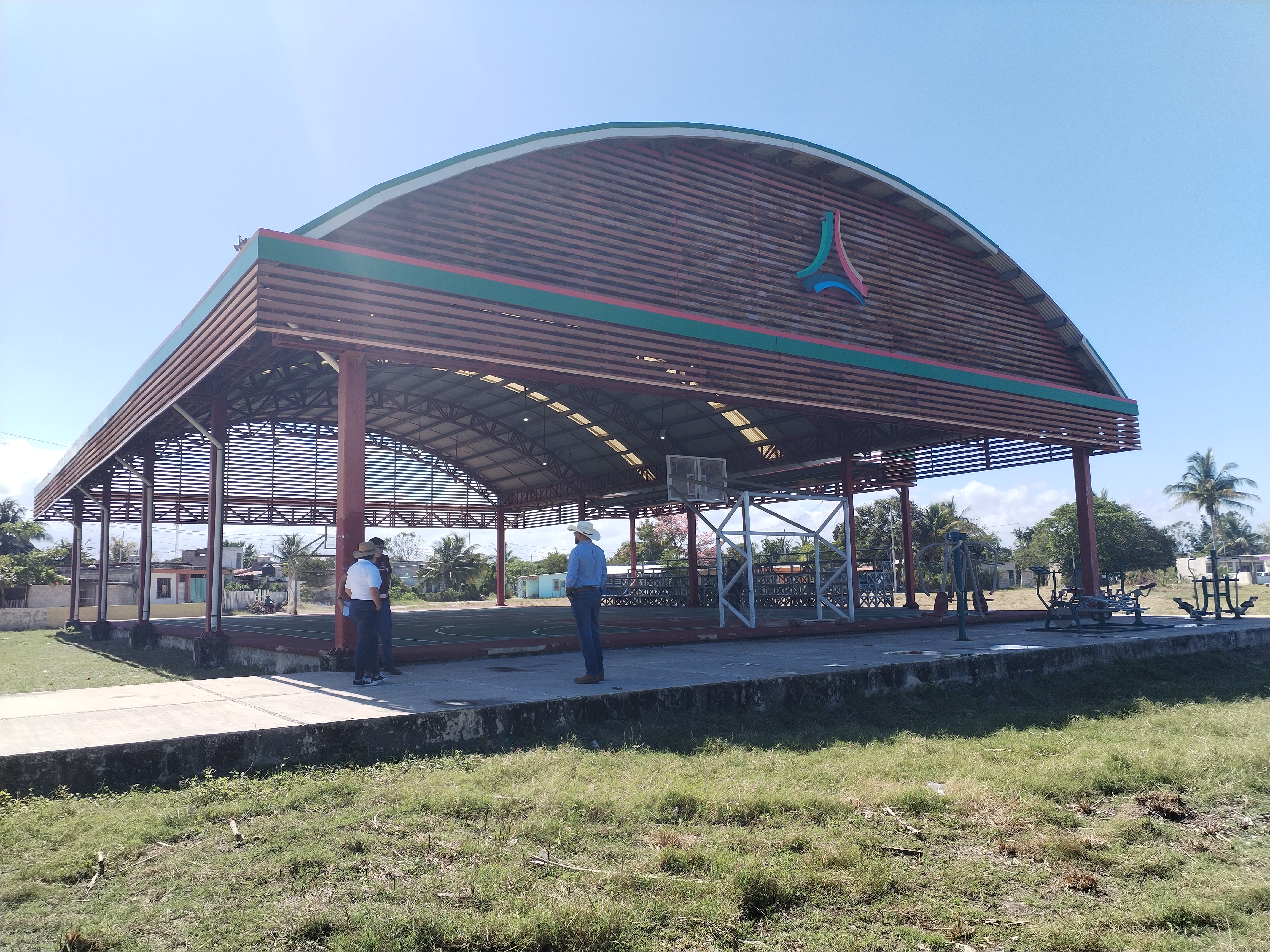 CANCHA DE FÚTBOL TIERRA Y LIBERTAD