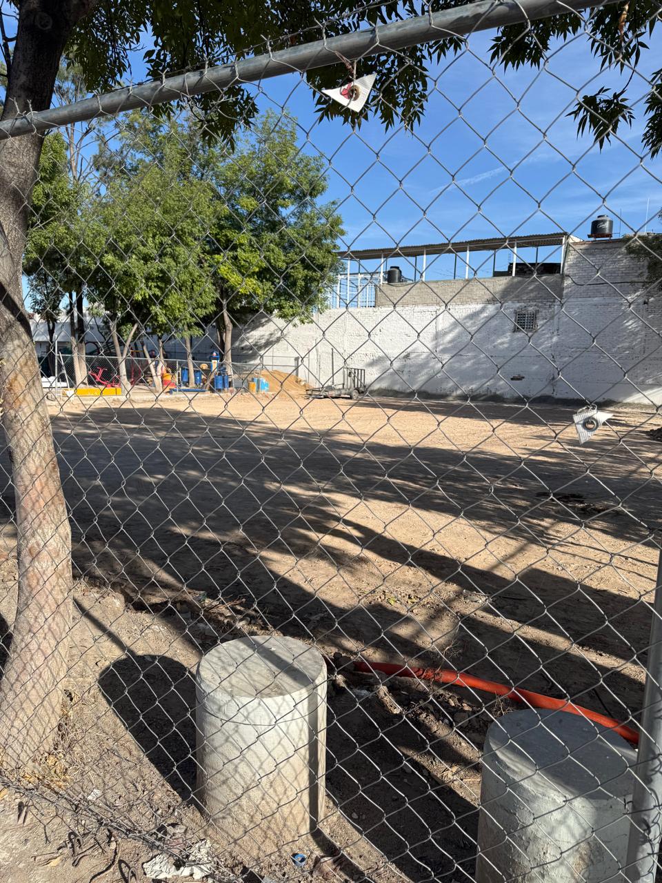 CANCHA EN EL ESPACIO PÚBLICO DE LA COLONIA LOS MANANTIALES