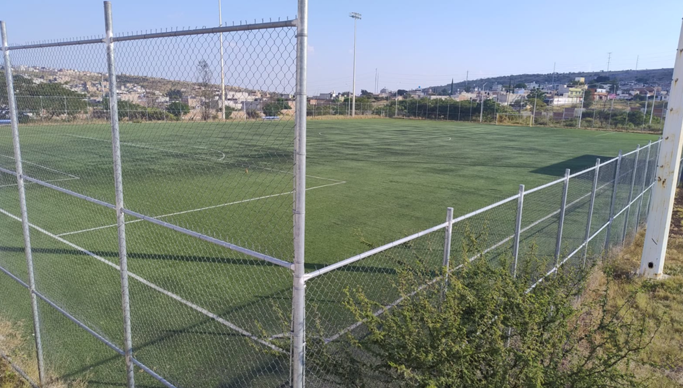  CAMPO DE FÚTBOL PROFESIONAL EN CENTRO DEPORTIVO LAS JOYAS