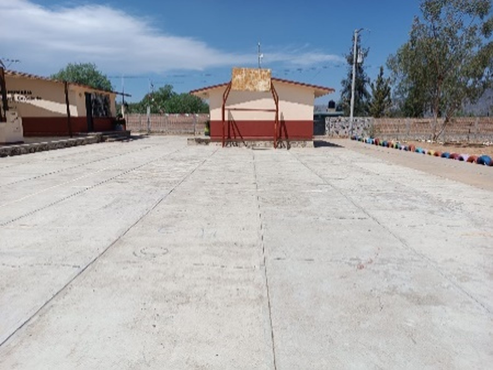 CANCHA DE USOS MÚLTIPLES EN ESCUELA PRIMARIA MAESTRO RAFAEL RAMÍREZ CASTAÑEDA