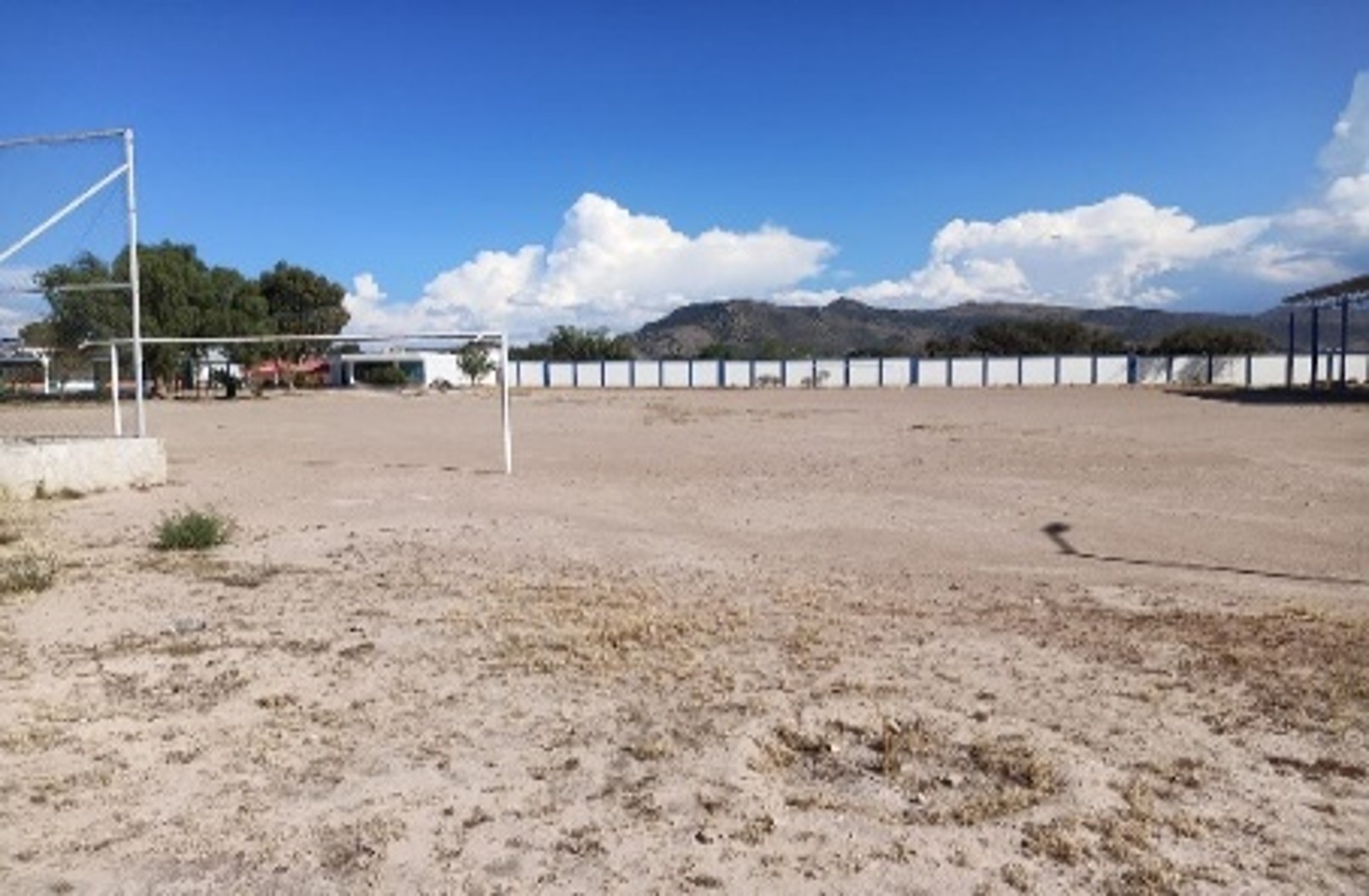 CANCHA DE USOS MÚLTIPLES Y CANCHA DE FÚTBOL DEL CECYTEG DE SAN LUIS DE LA PAZ