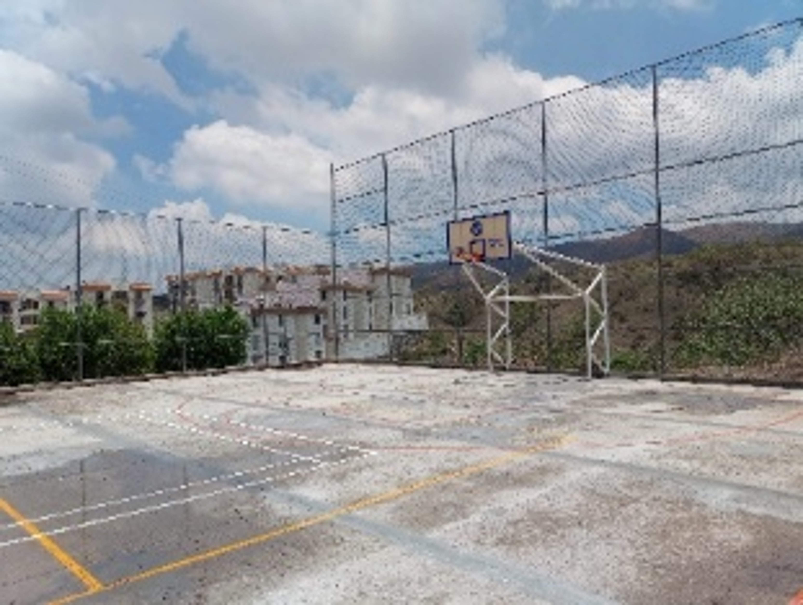 CANCHA MULTIDEPORTIVA LOMAS DE MARFIL