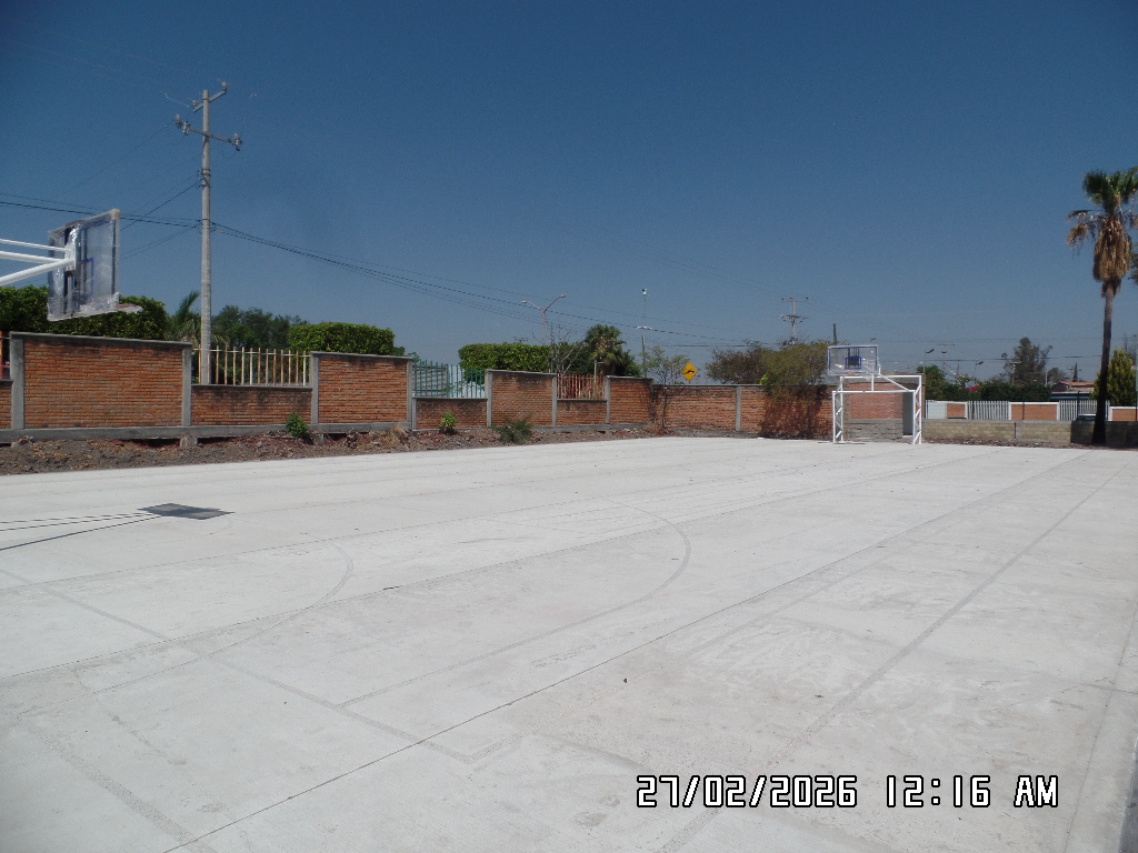 CANCHA EN CENTRO NUEVO COMIENZO SANTIAGO MARAVATIO
