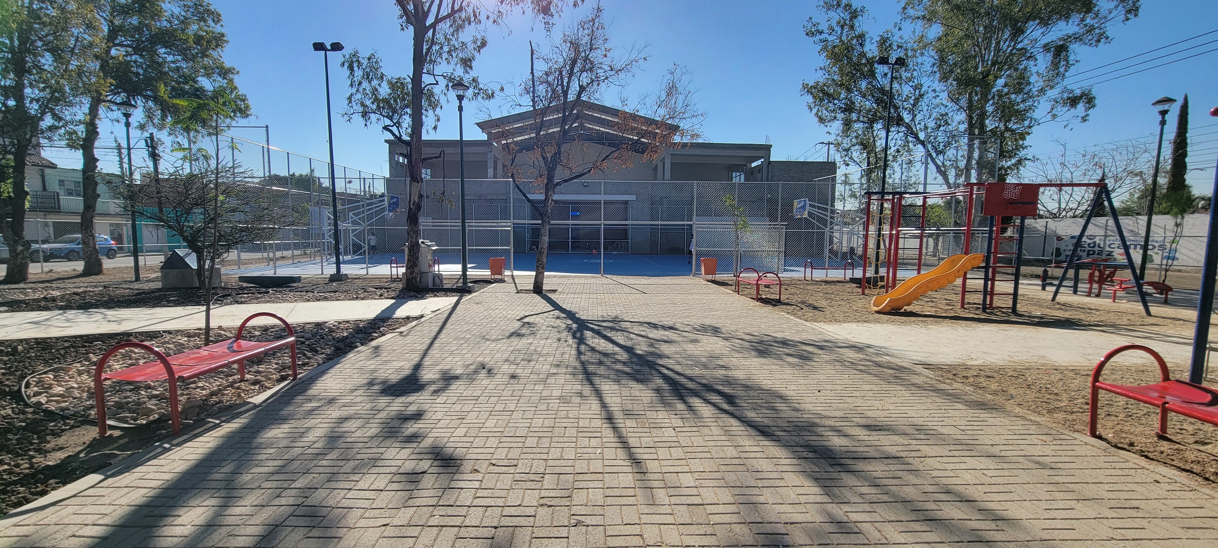 CANCHA EN EL ESPACIO PÚBLICO DE LA COLONIA SANTA ROSA DE LIMA