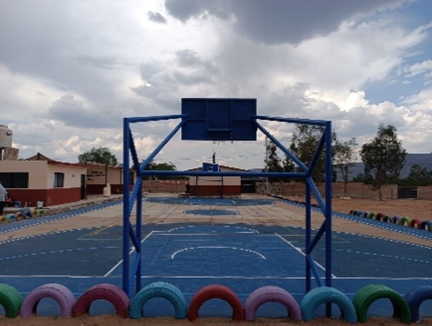 CANCHA DE USOS MÚLTIPLES EN ESCUELA PRIMARIA MAESTRO RAFAEL RAMÍREZ CASTAÑEDA