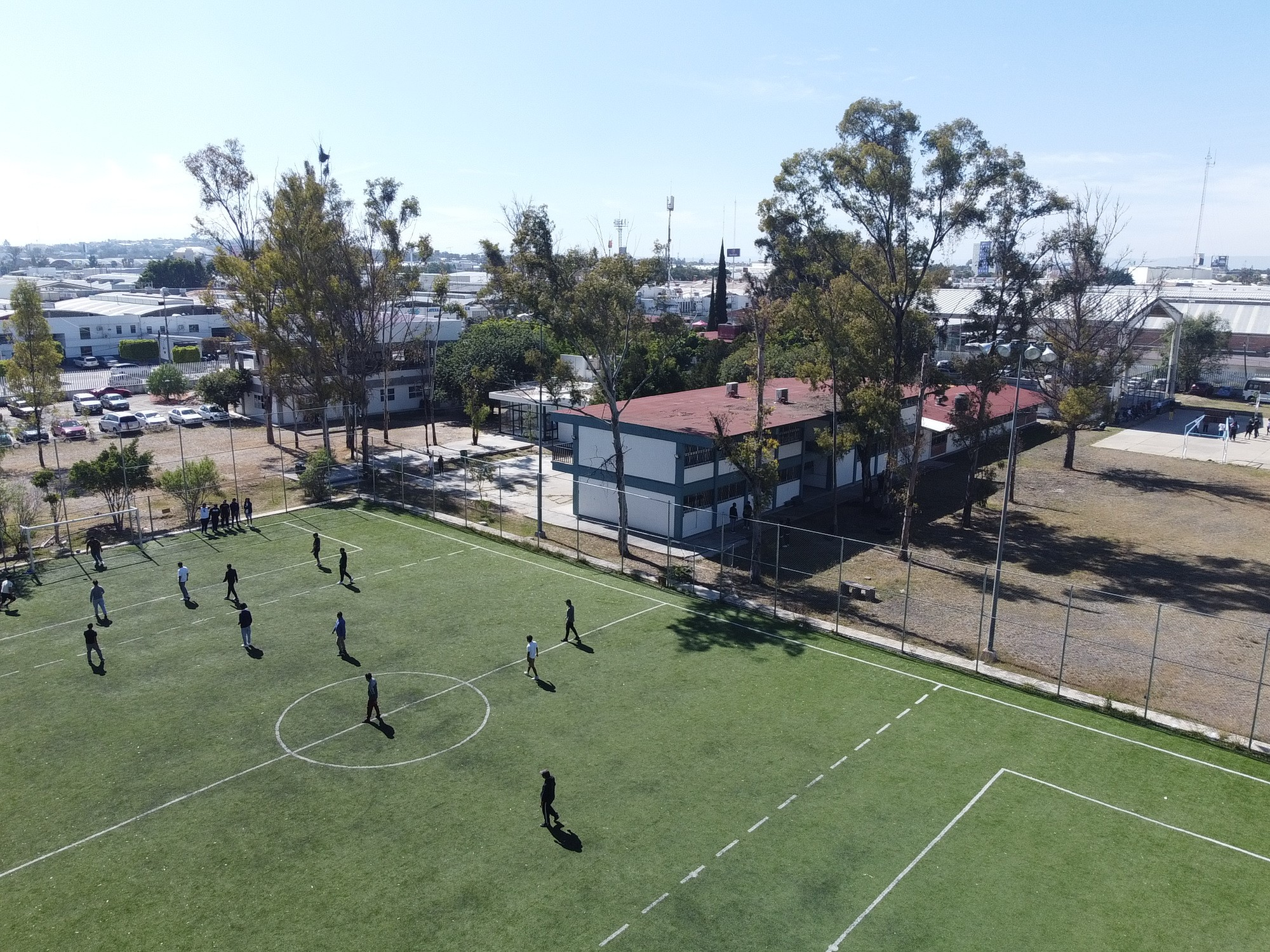 CANCHA DE PASTO SINTÉTICO DEL CENTRO DE ESTUDIOS SUPERIORES DE EDUCACIÓN ESPECIALIZADA
