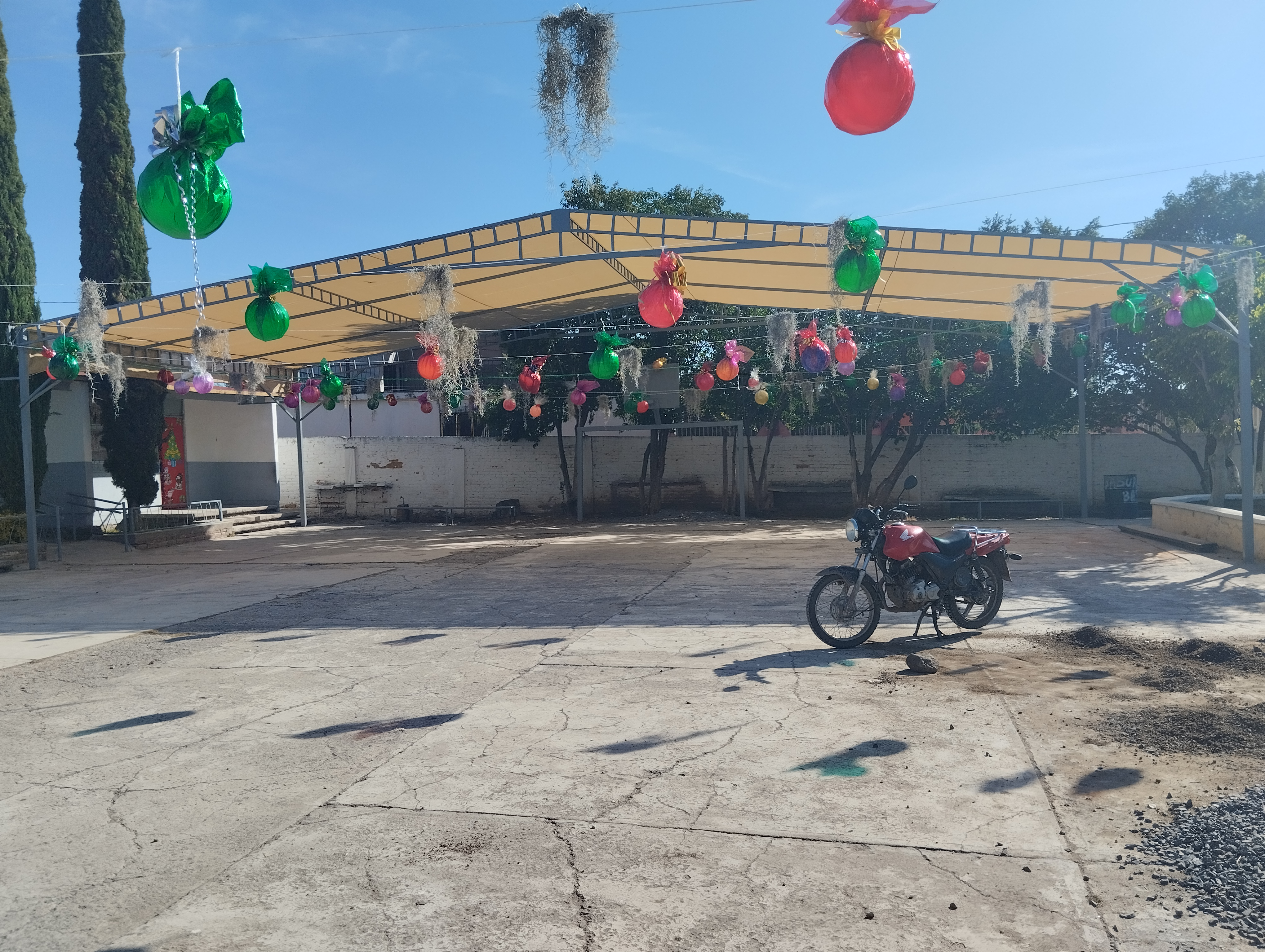 PRIMARIA BENITO JUÁREZ CON C.C.T. 11DPR0834L