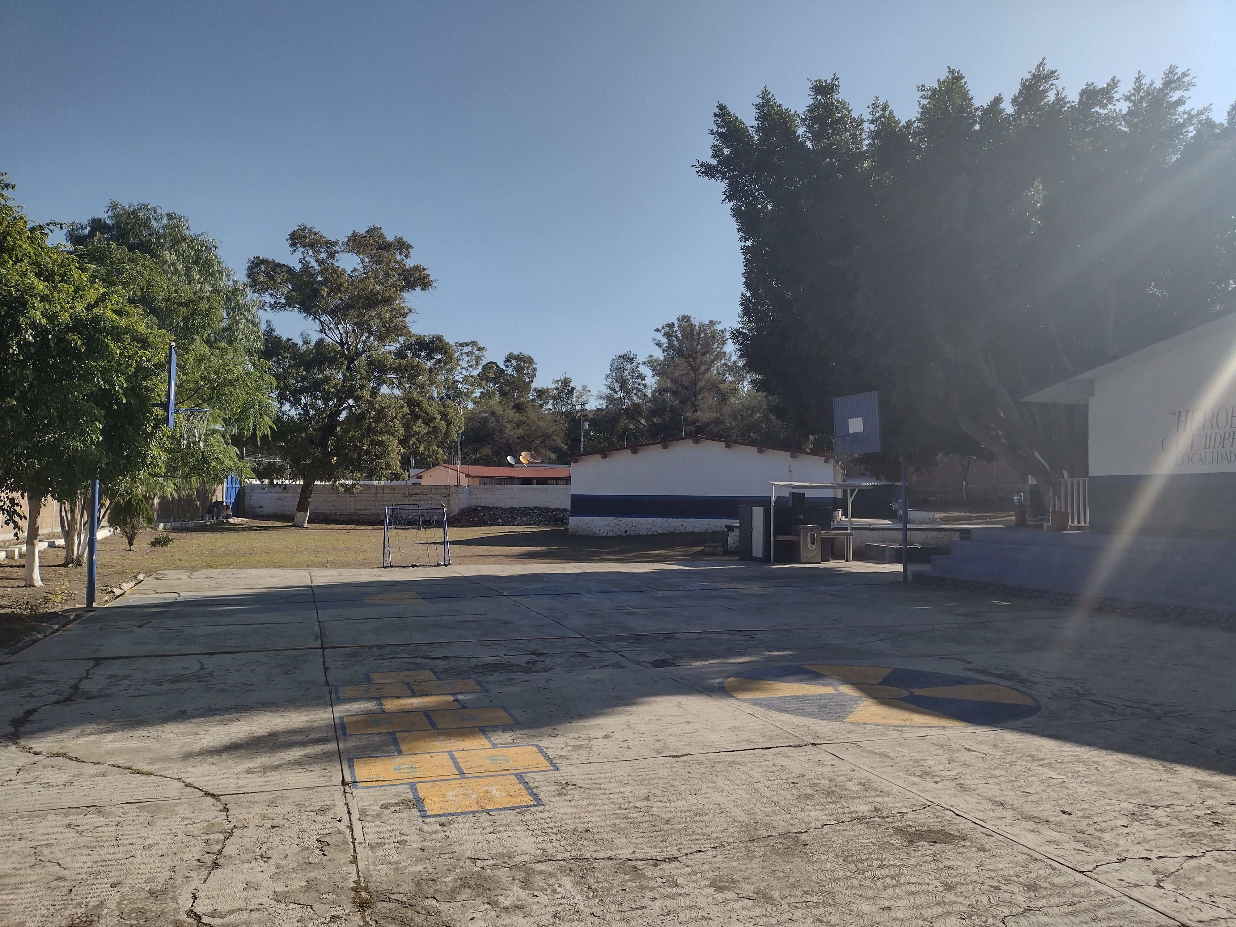 PRIMARIA HÉROES DE CHAPULTEPEC CON C.C.T. 11DPR1667L