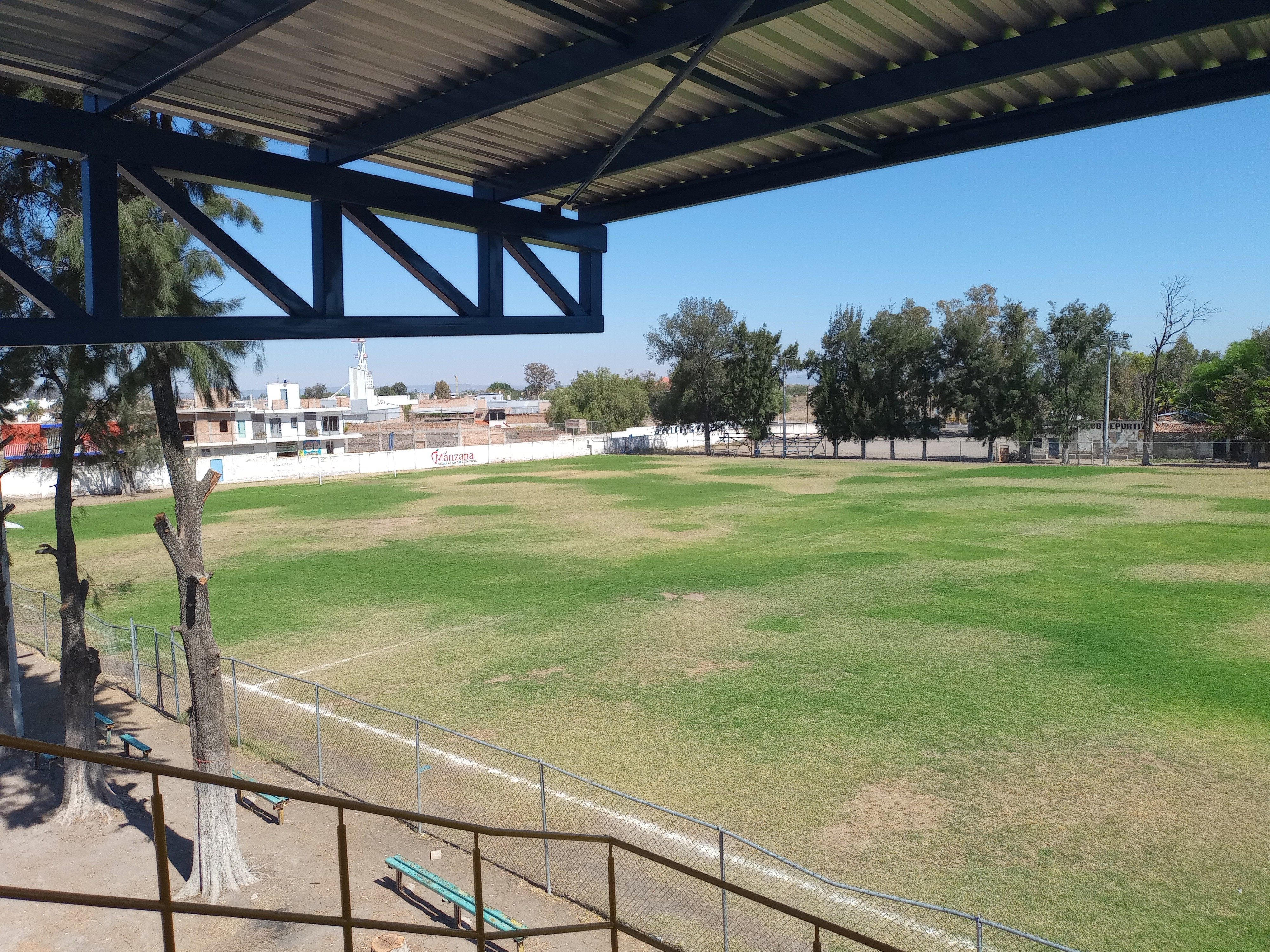 CAMPO DE FÚTBOL SOCCER  EN CAMPOS DEPORTIVOS ALICIA "LA PELÉ" VARGAS